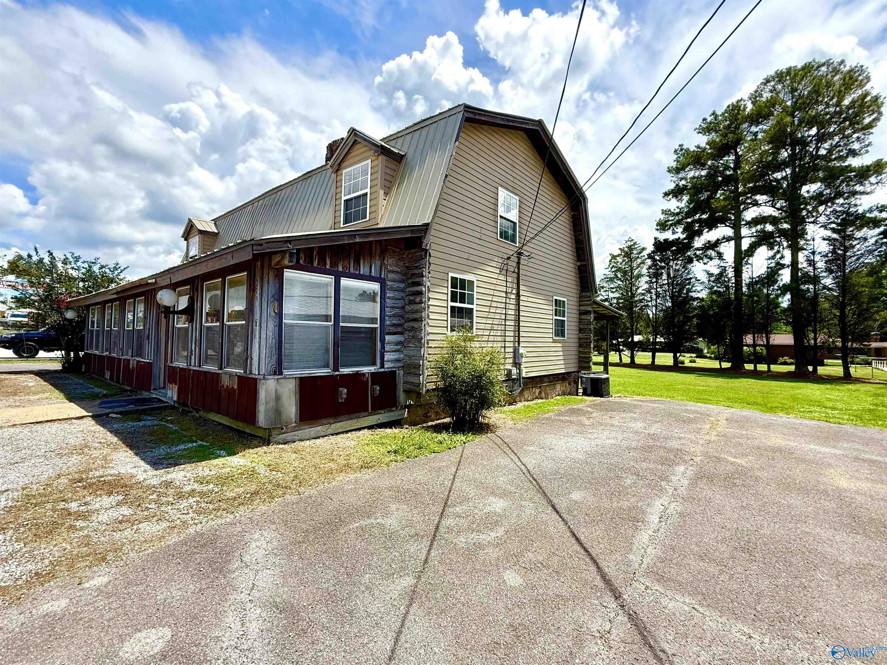 12761 US Highway 431