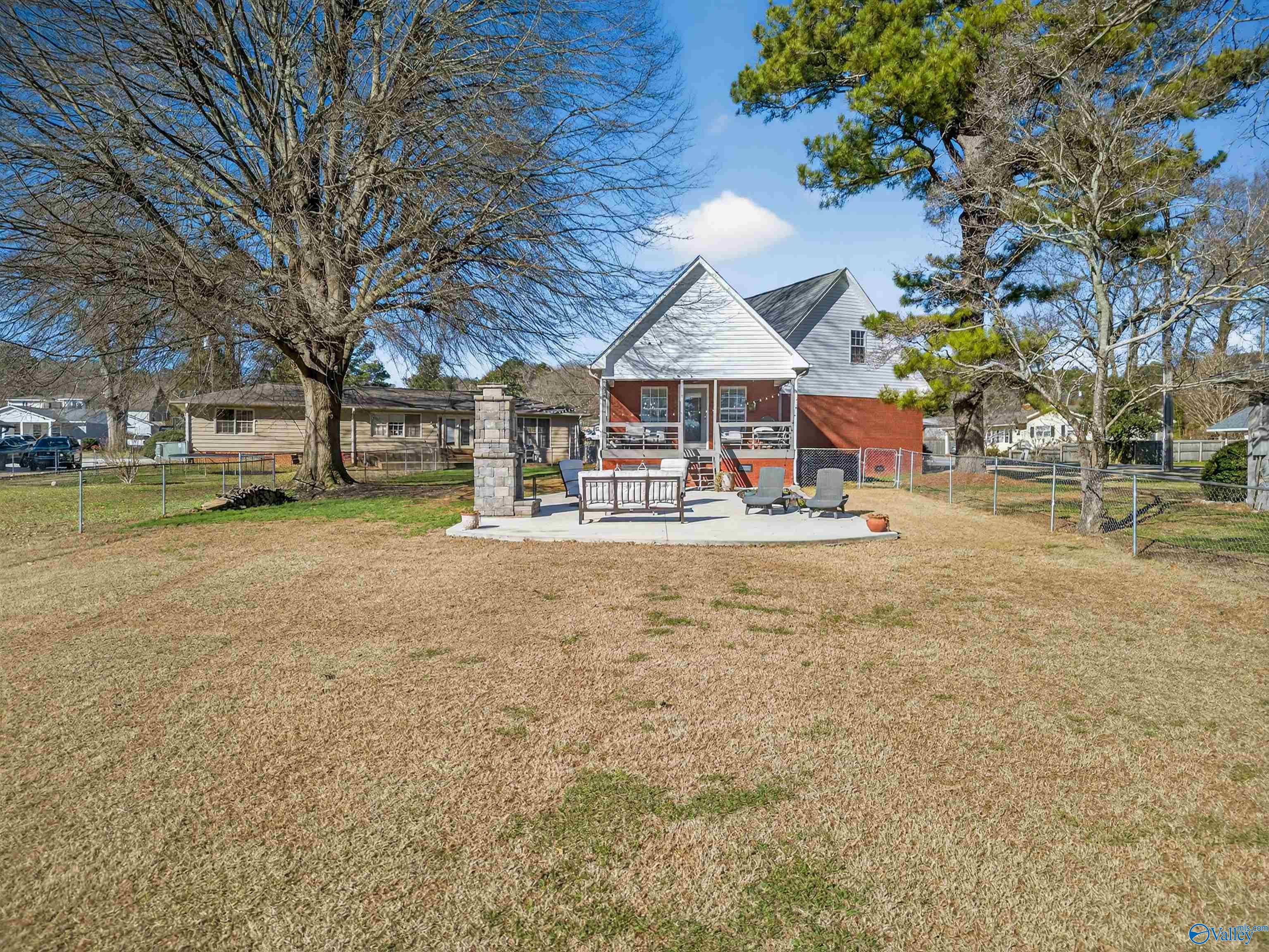 2505 Meadowwood Circle