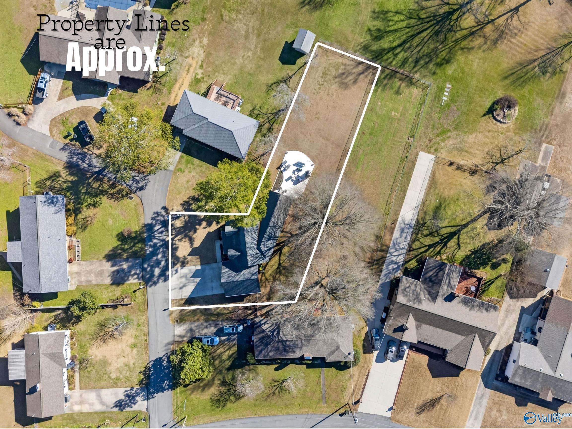 2505 Meadowwood Circle
