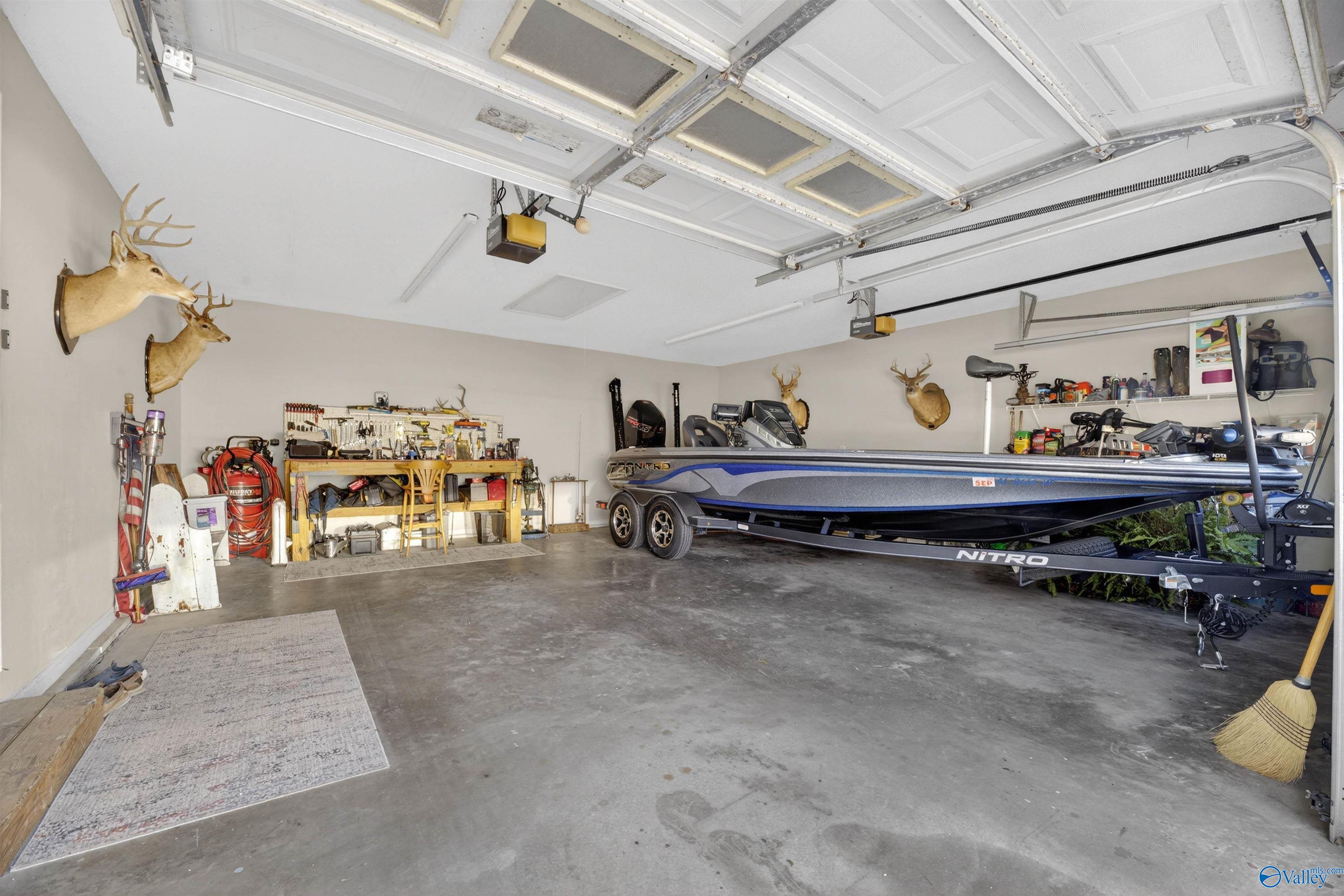 2505 Meadowwood Circle