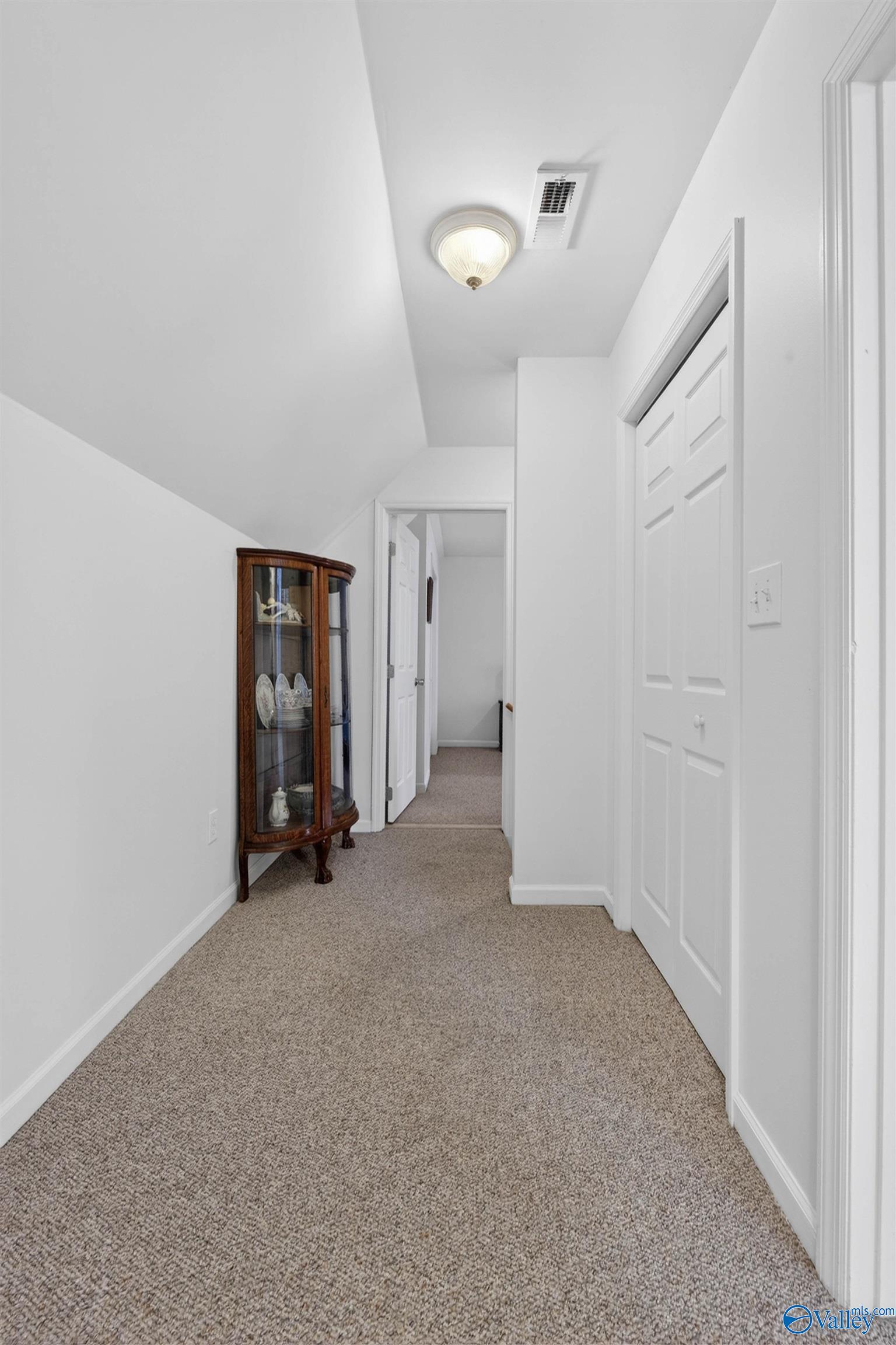 2505 Meadowwood Circle