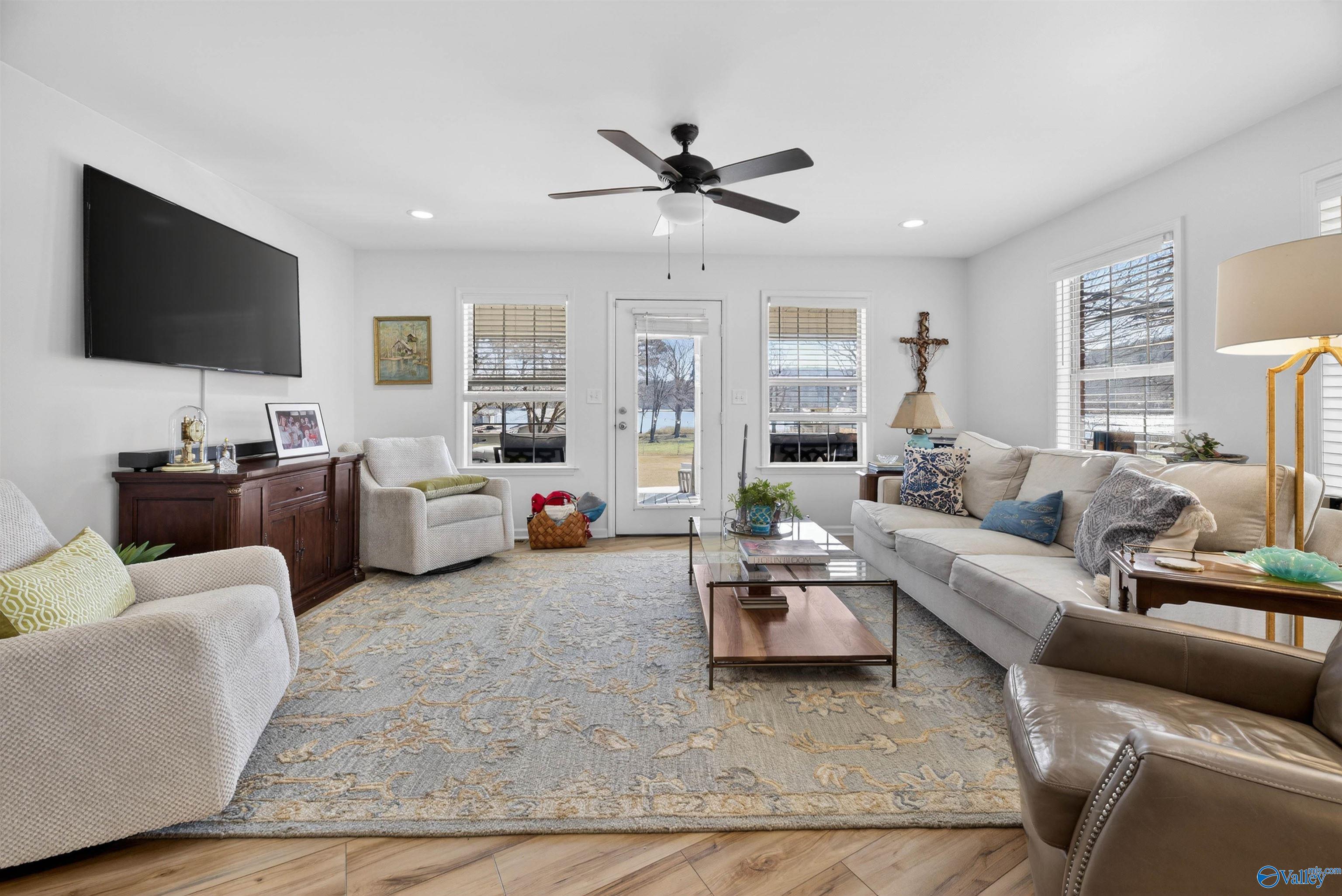 2505 Meadowwood Circle