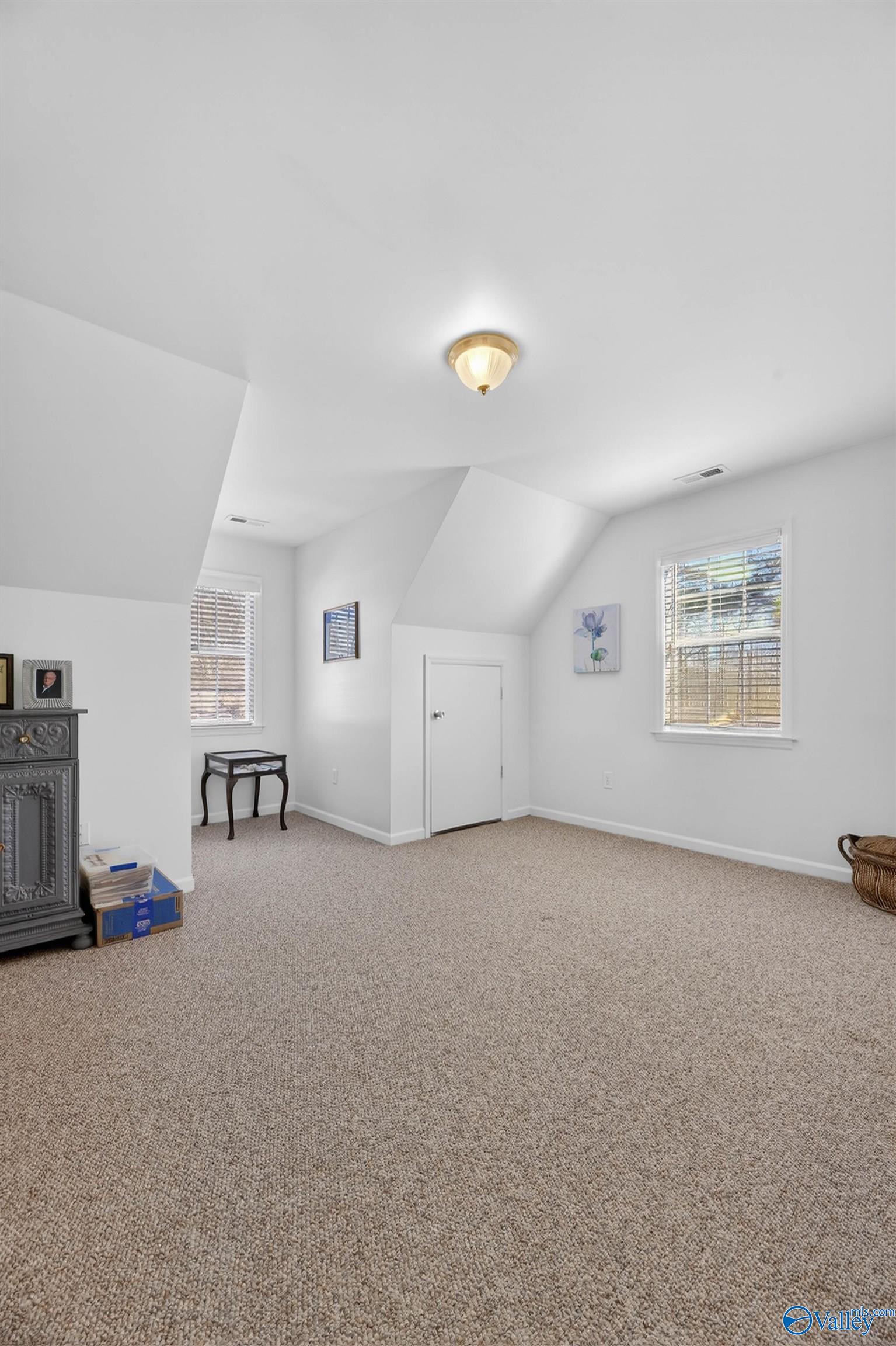 2505 Meadowwood Circle
