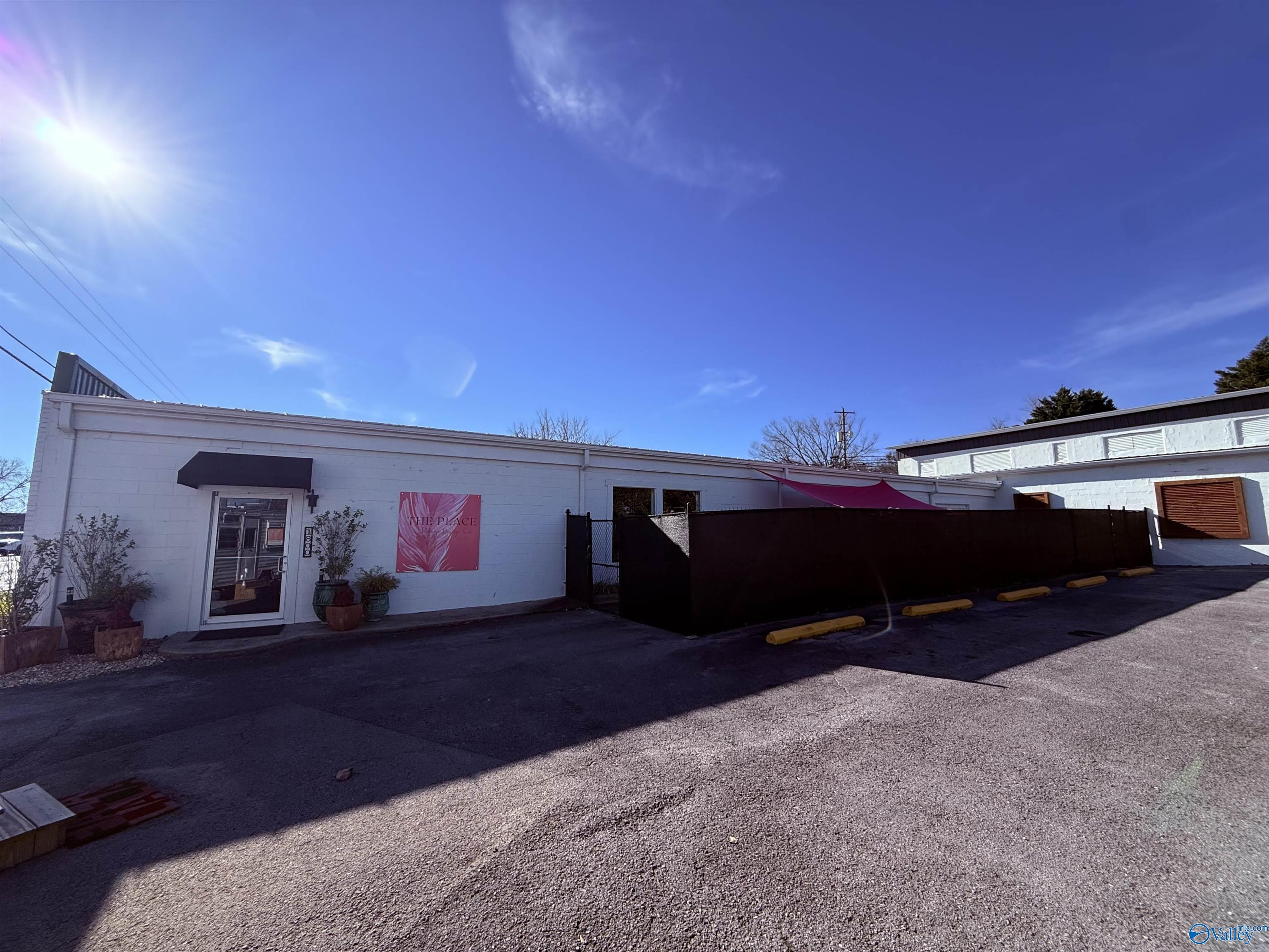 1800 Gunter Avenue
