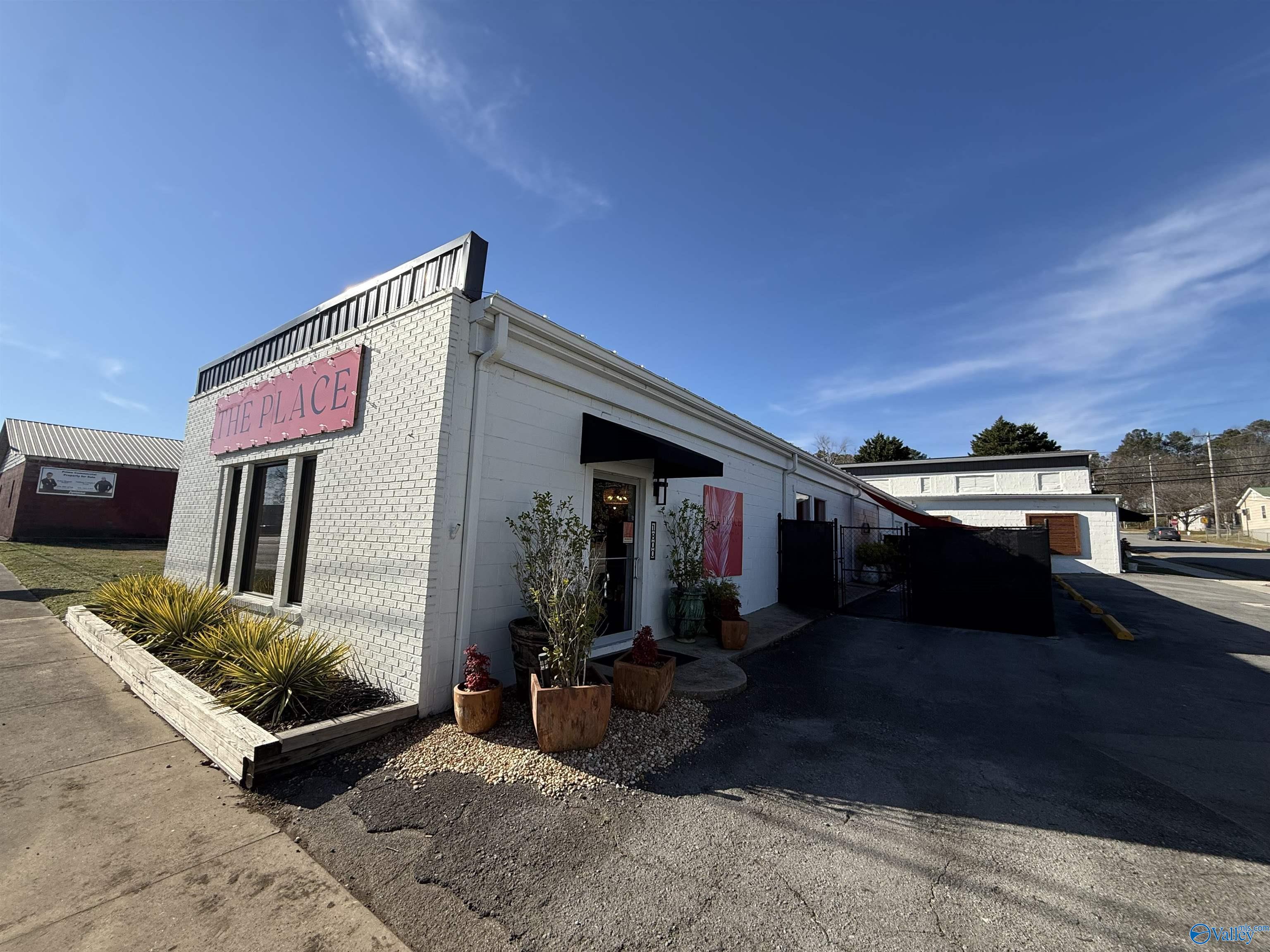 1800 Gunter Avenue