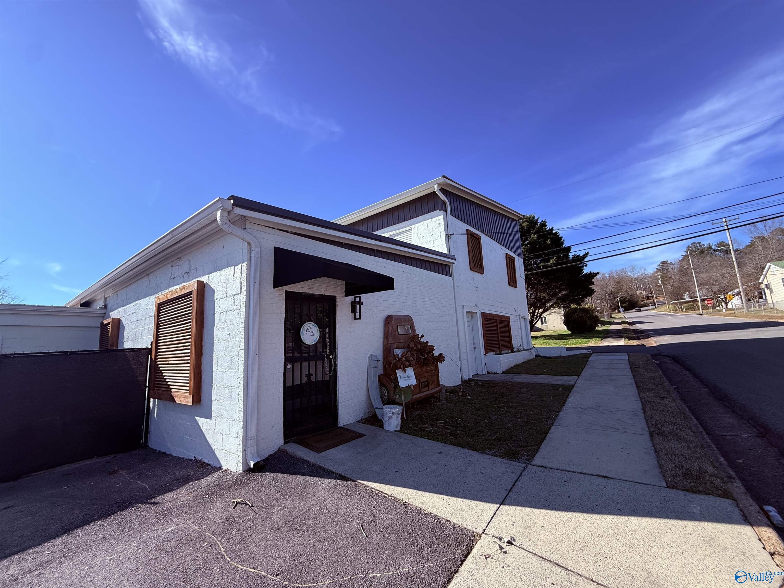 1800 Gunter Avenue