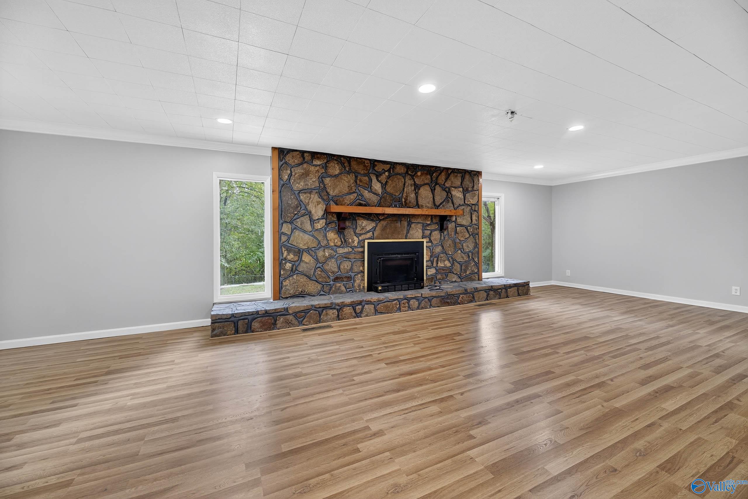 945 Thrasher Road