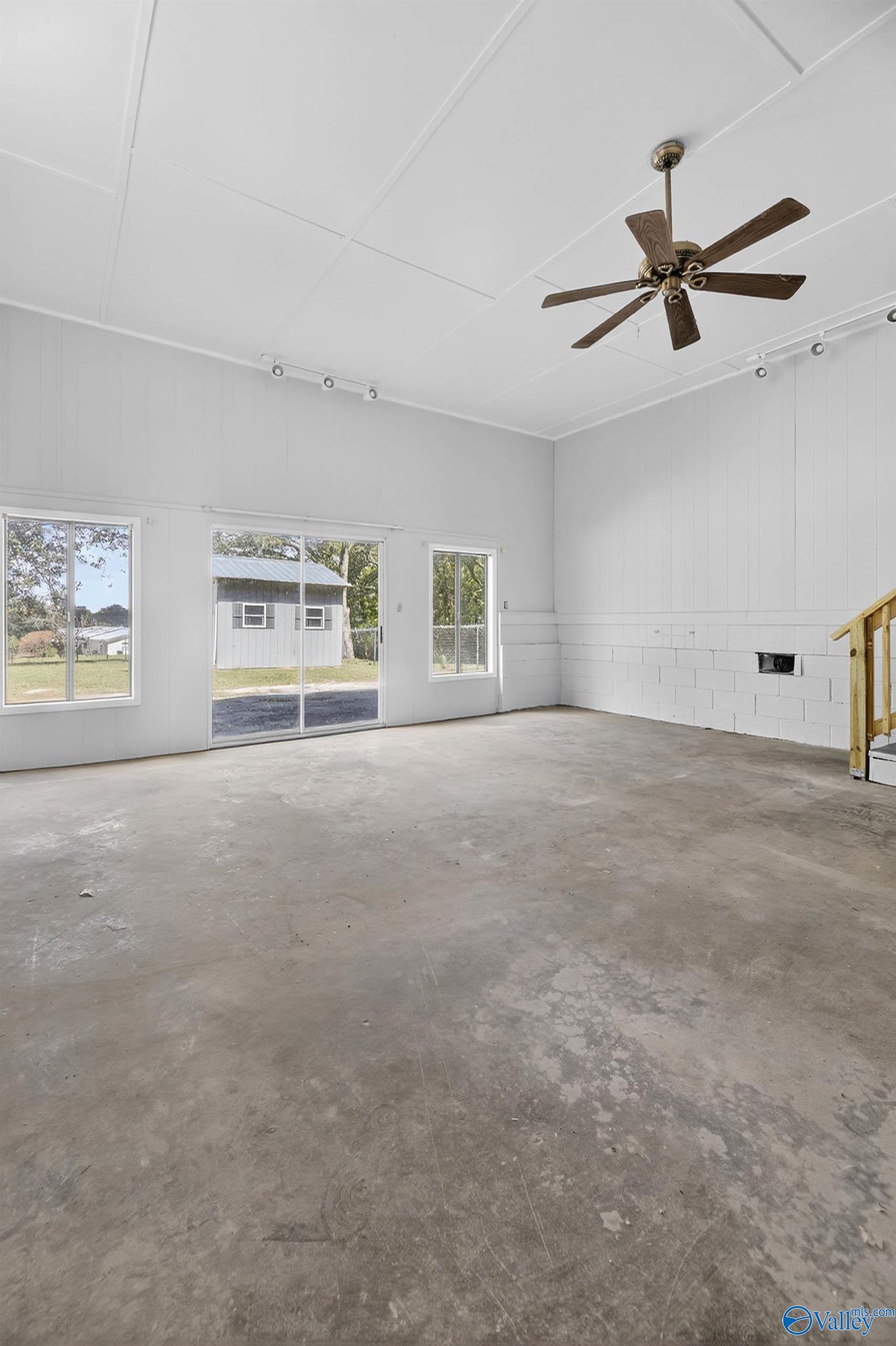 945 Thrasher Road