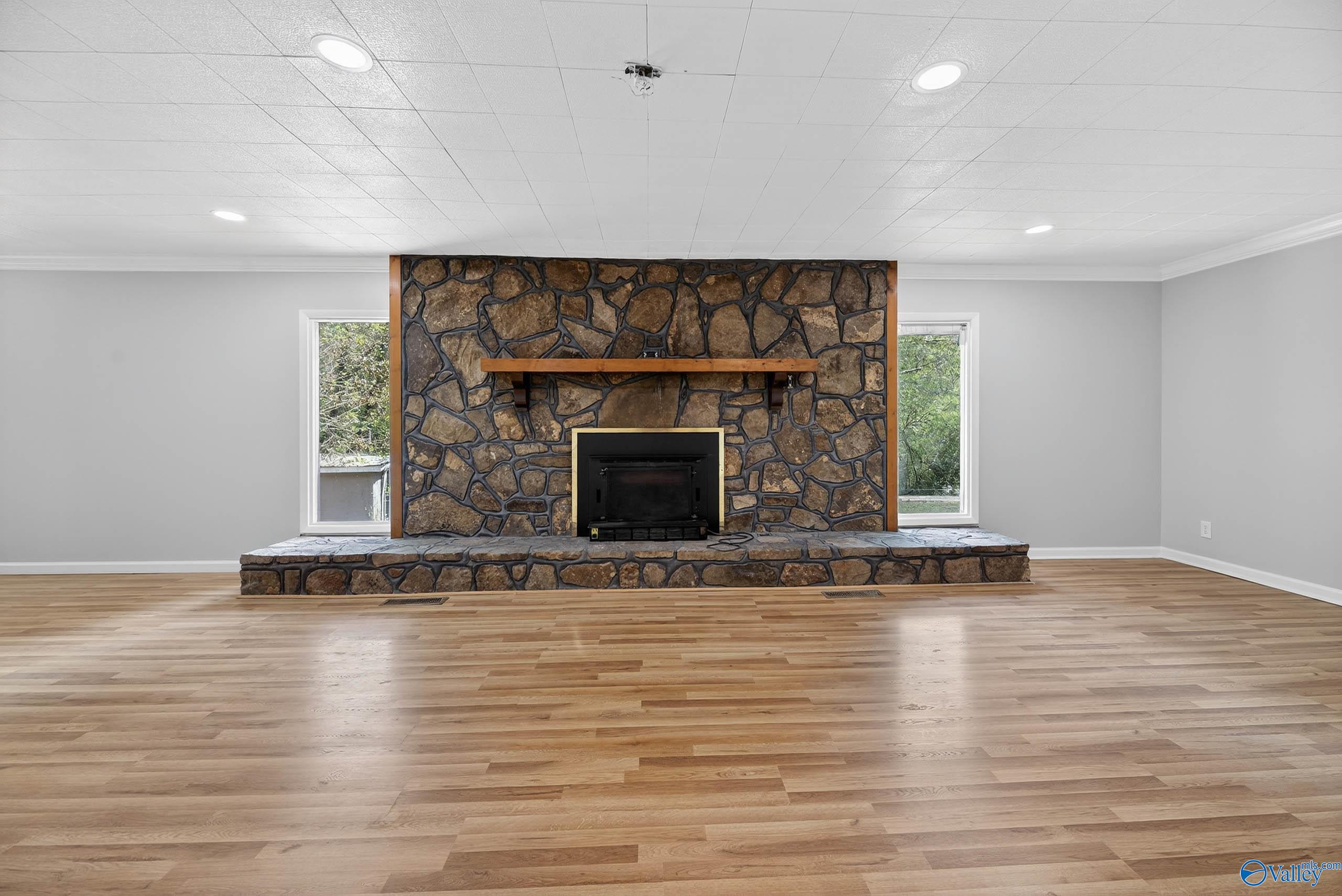 945 Thrasher Road