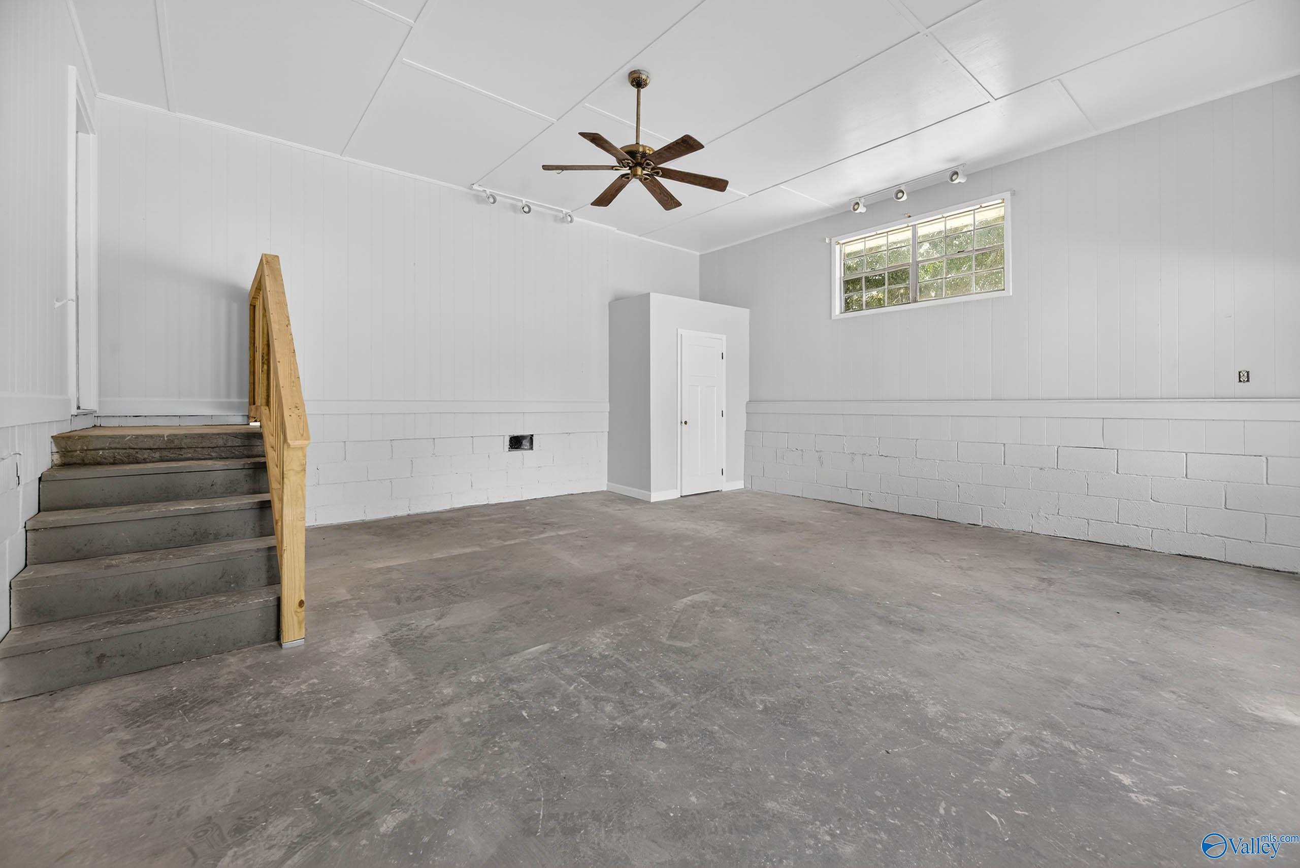 945 Thrasher Road