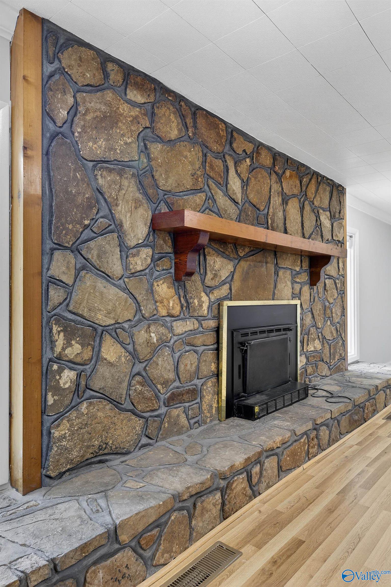 945 Thrasher Road