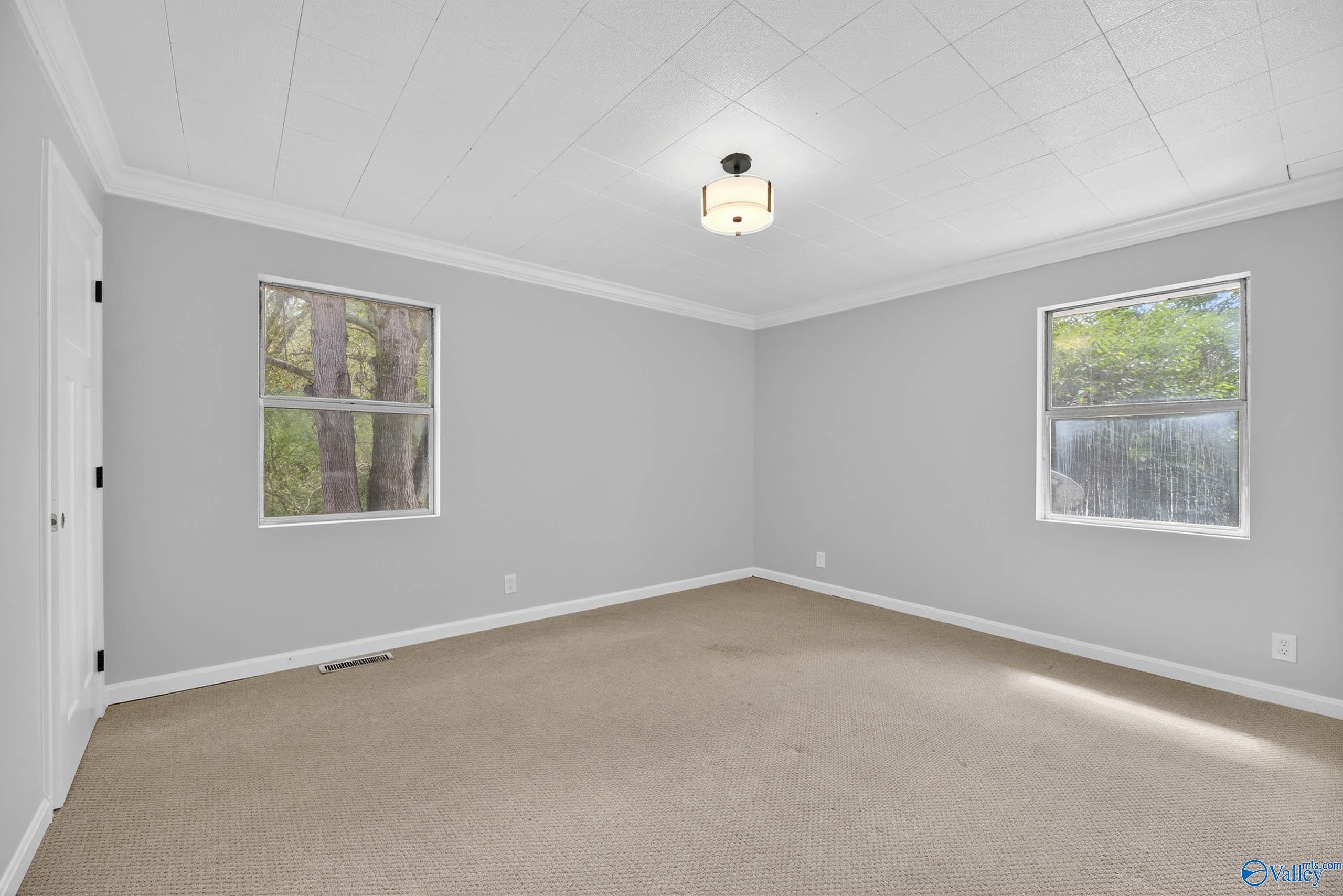 945 Thrasher Road