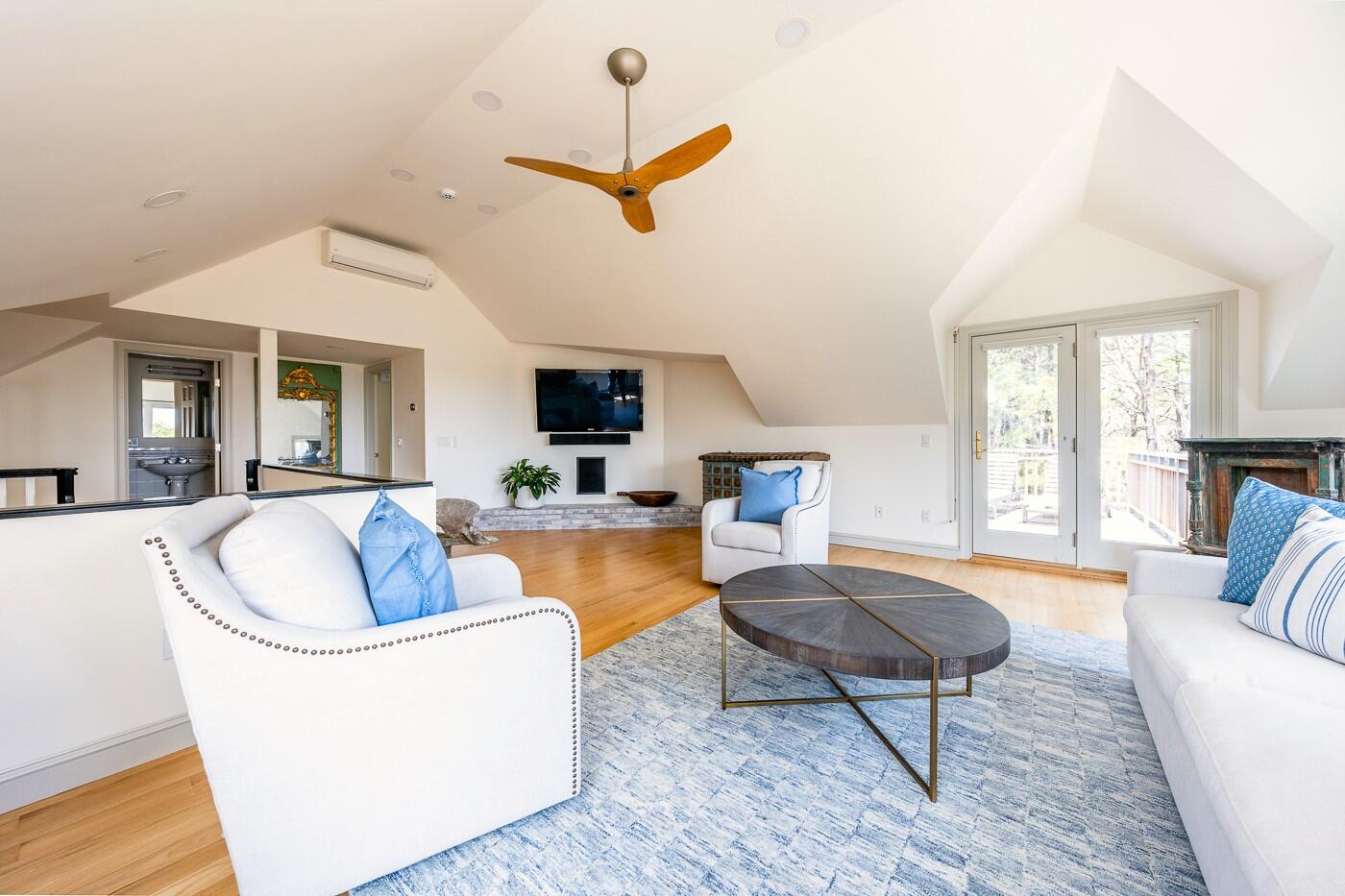 1095 Long Pond Road