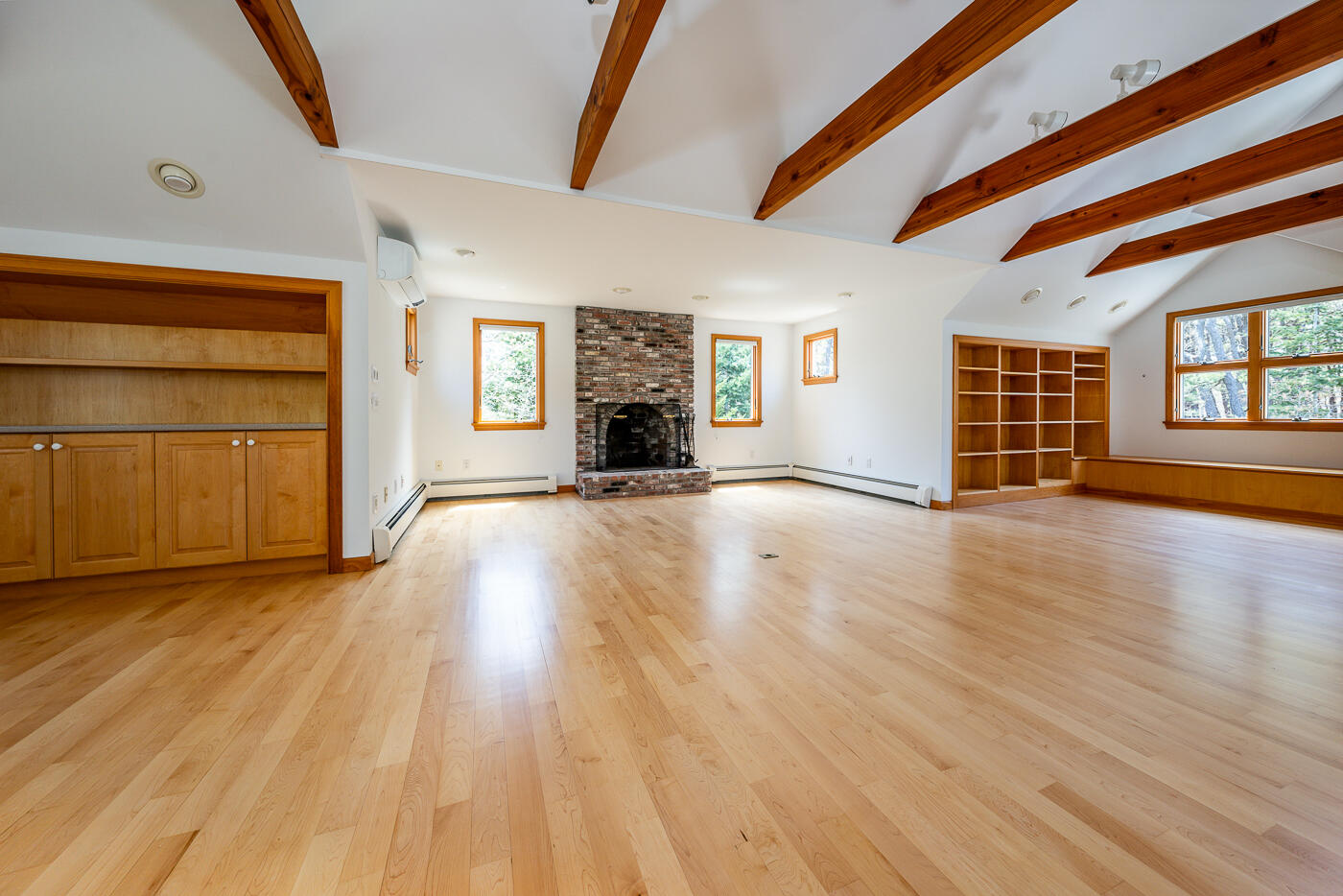 1095 Long Pond Road