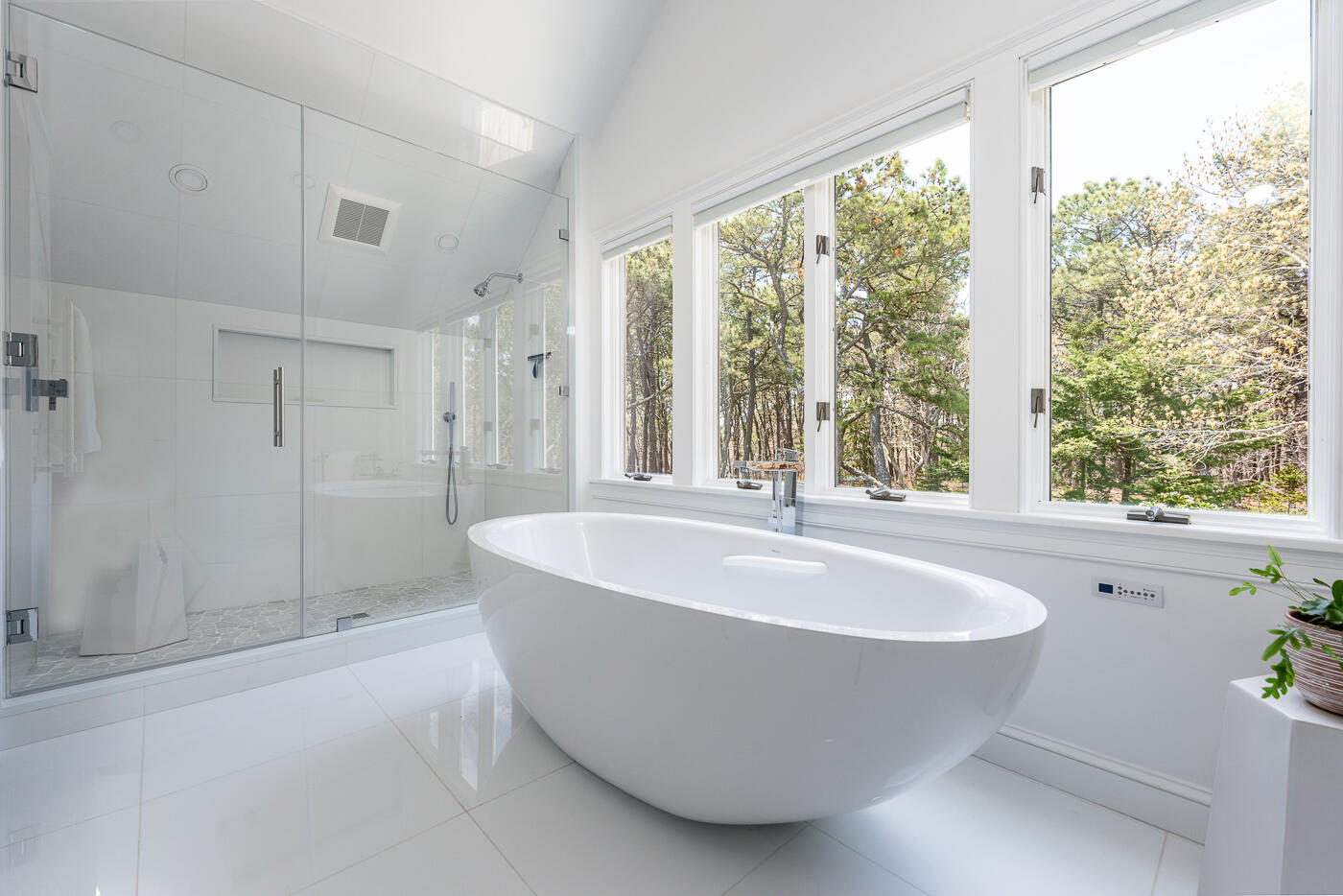 1095 Long Pond Road