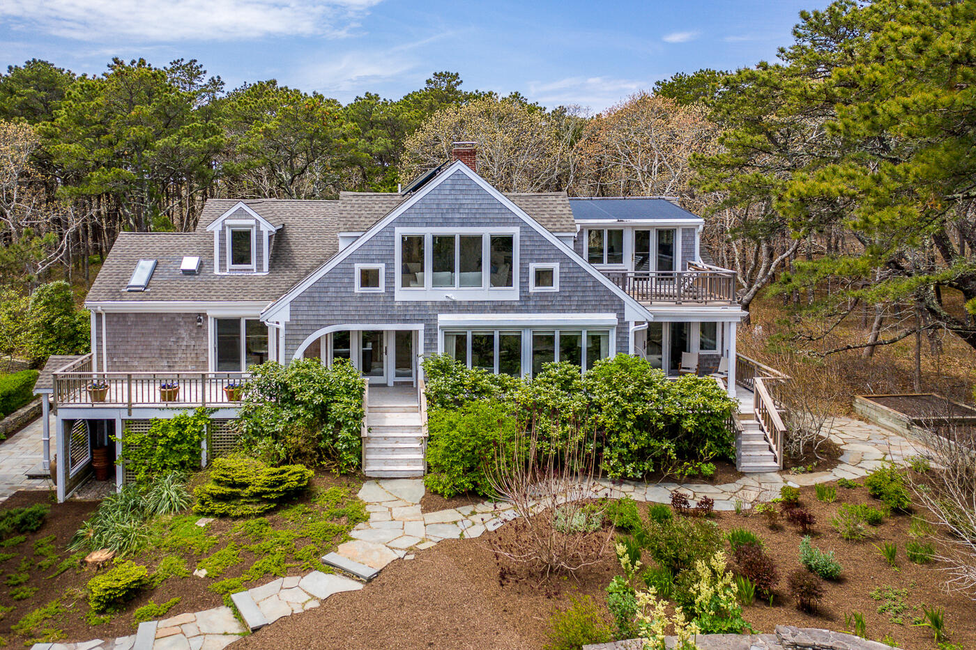 1095 Long Pond Road