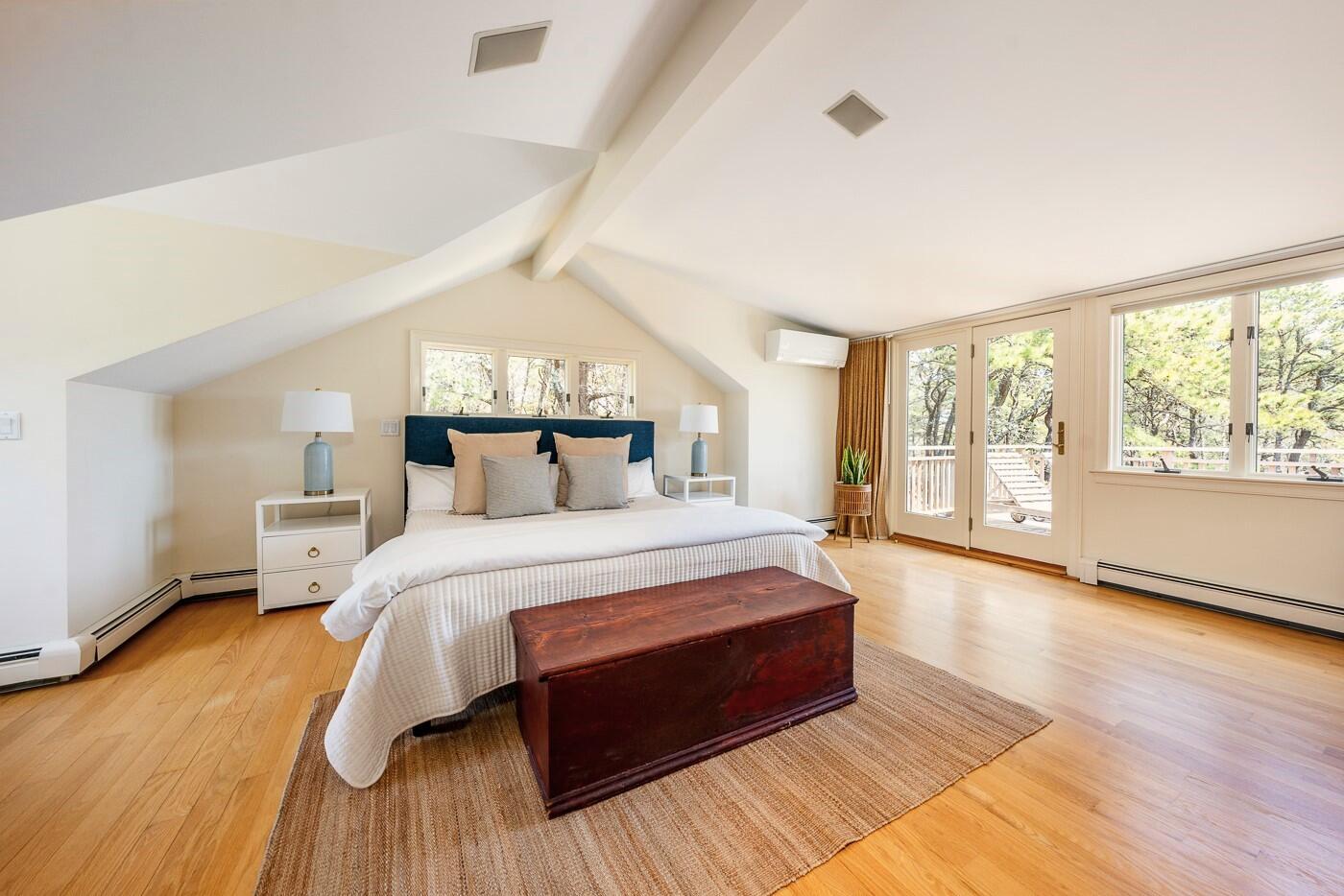 1095 Long Pond Road