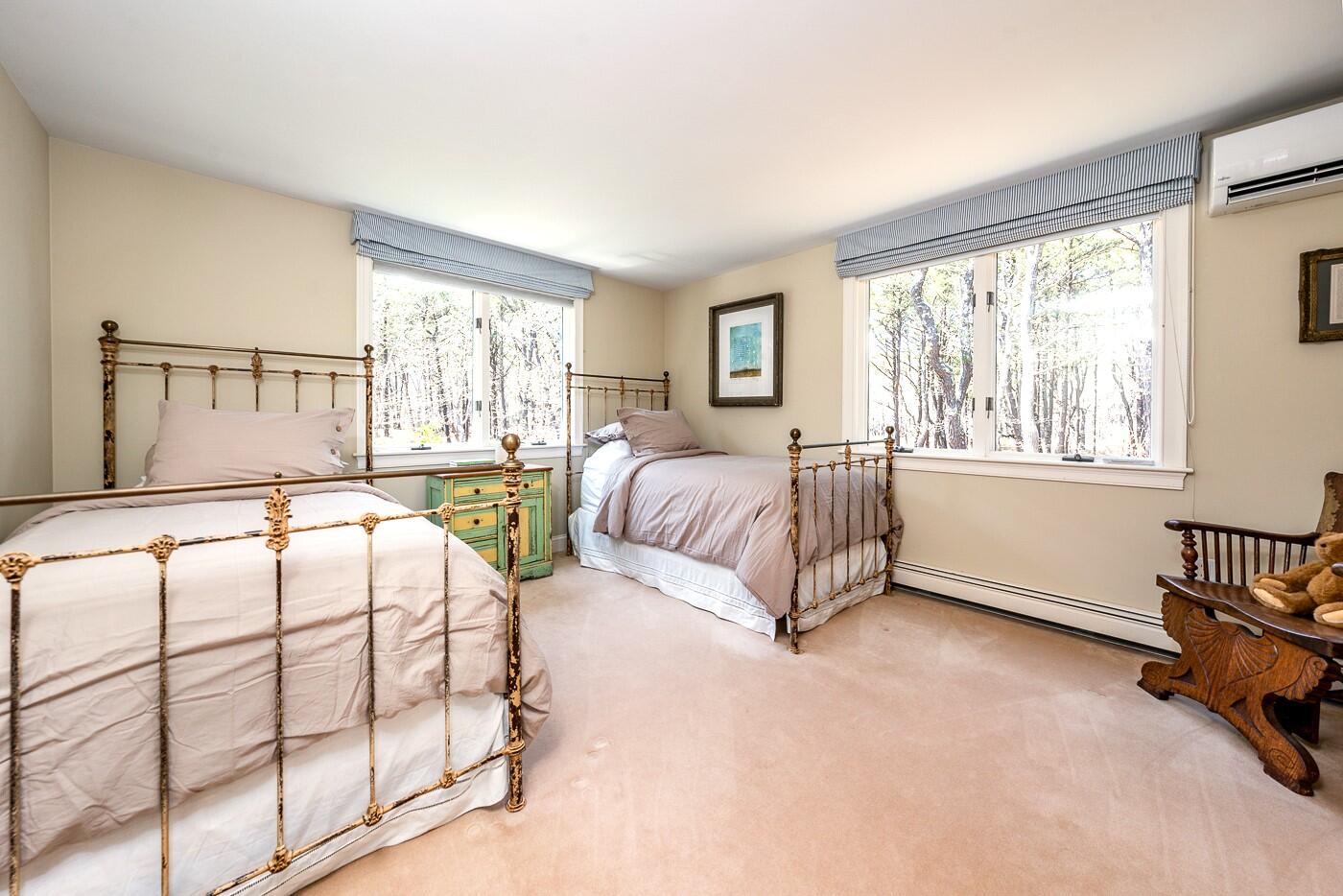 1095 Long Pond Road