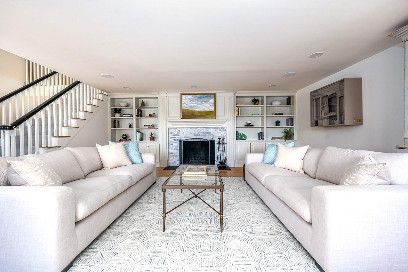 1095 Long Pond Road