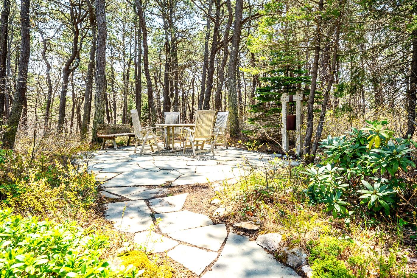 1095 Long Pond Road