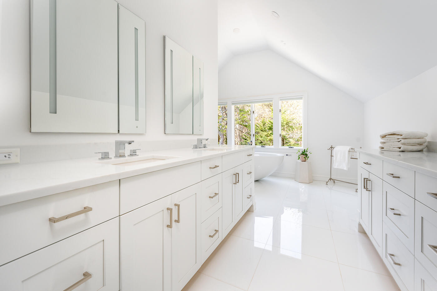 1095 Long Pond Road