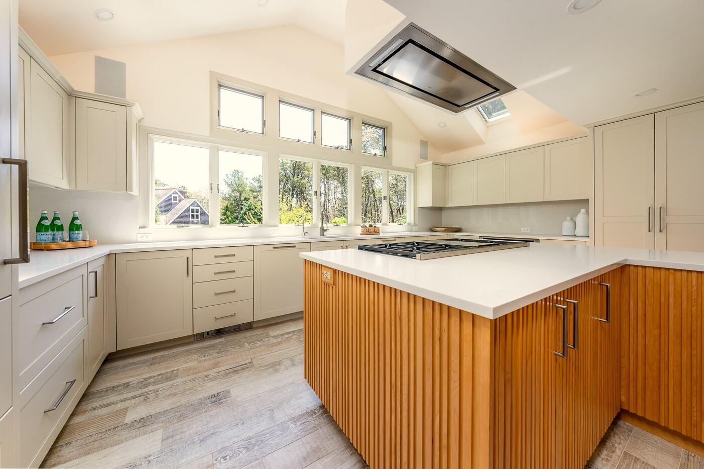 1095 Long Pond Road