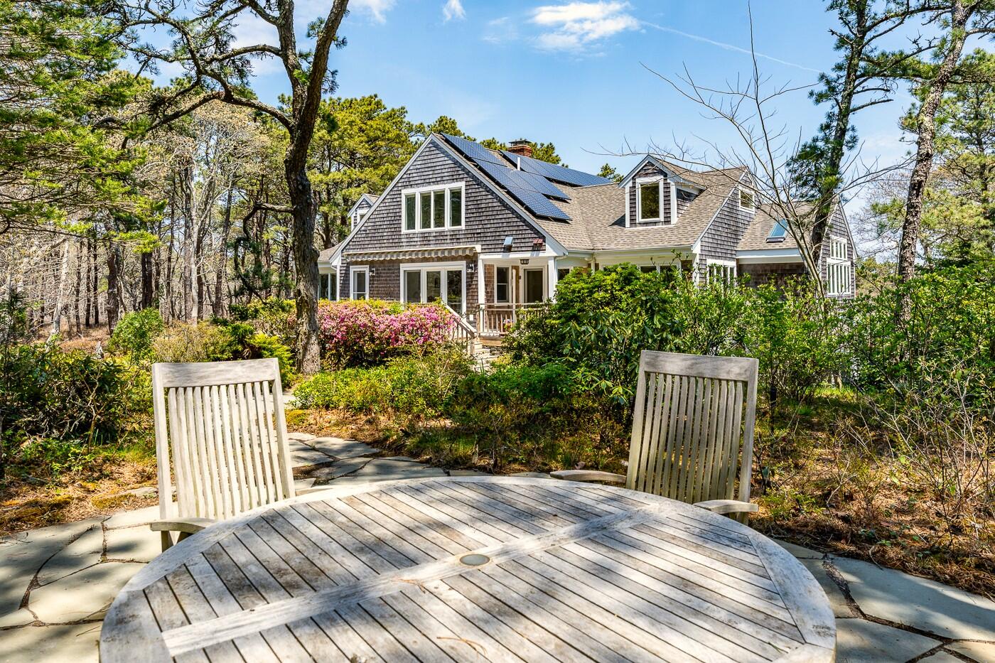 1095 Long Pond Road
