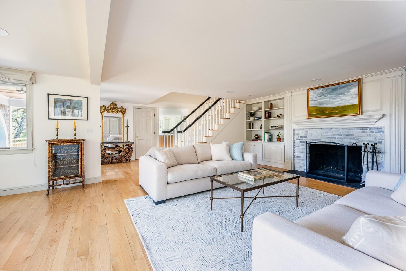1095 Long Pond Road