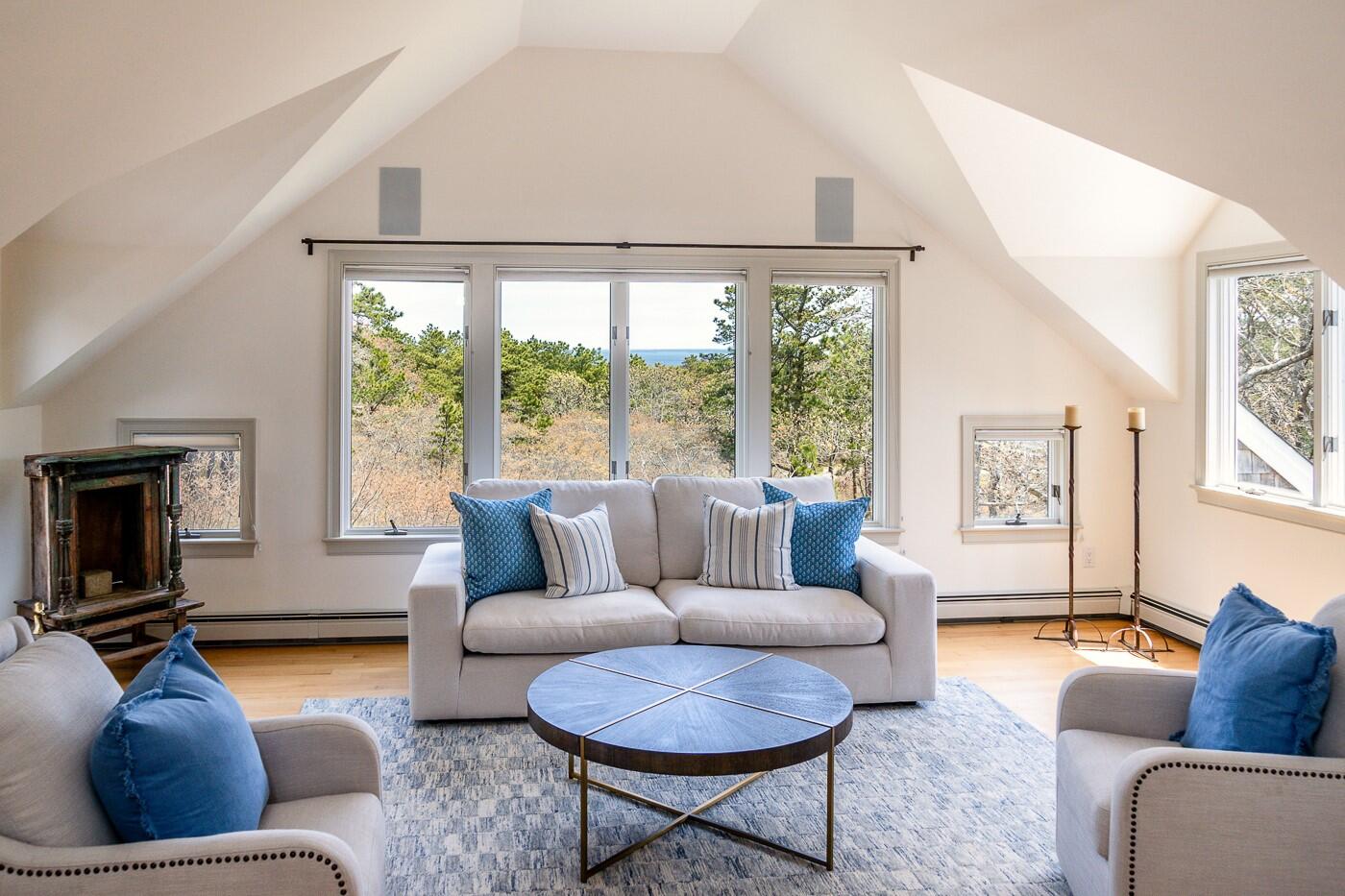 1095 Long Pond Road