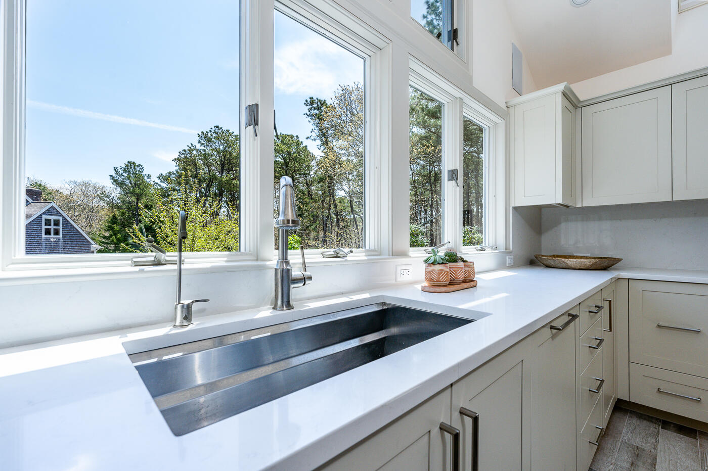 1095 Long Pond Road