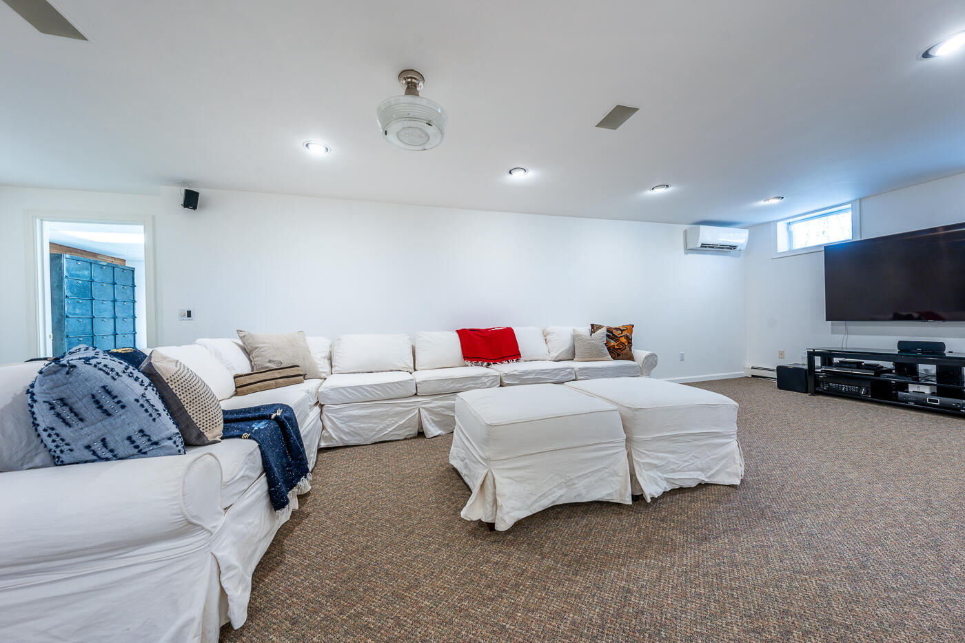 1095 Long Pond Road