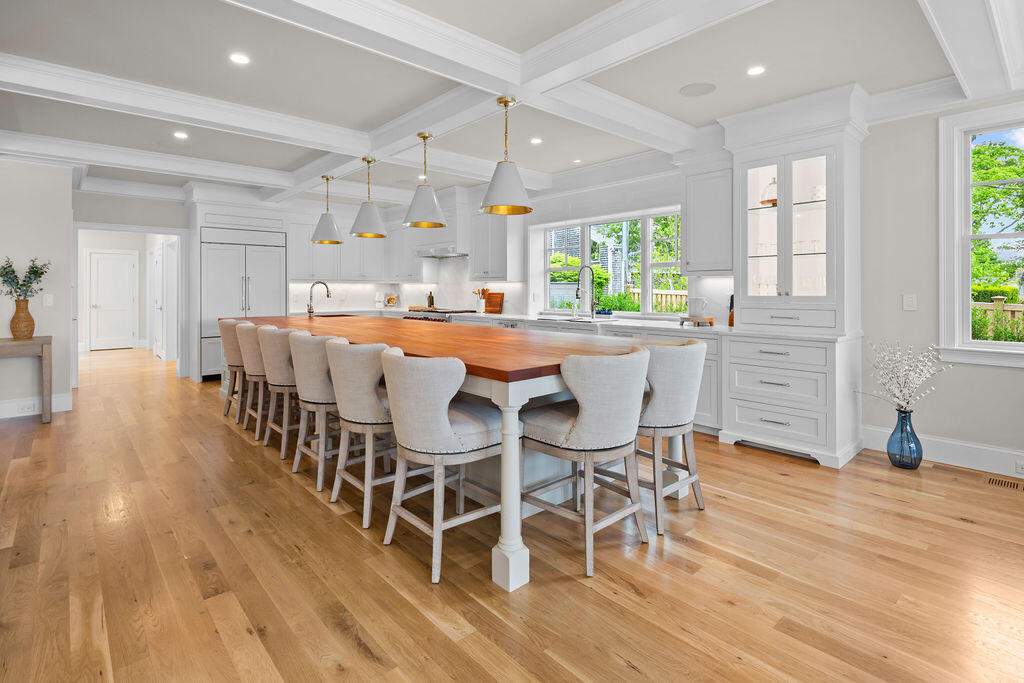64 Pershing Lane