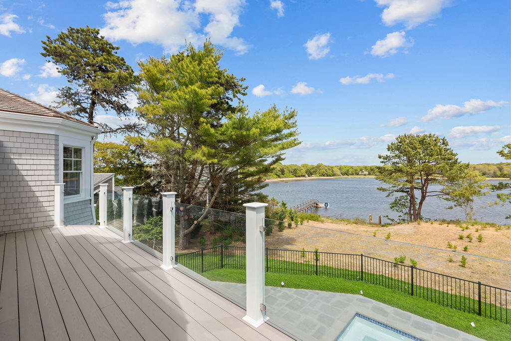 64 Pershing Lane