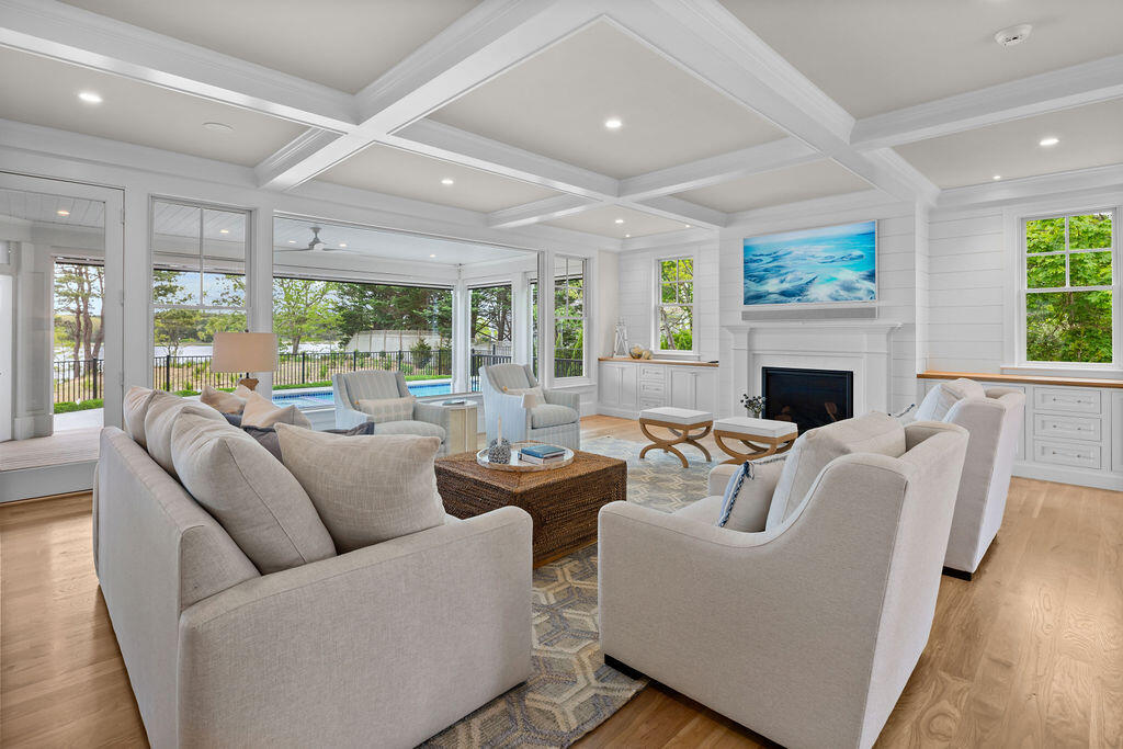 64 Pershing Lane