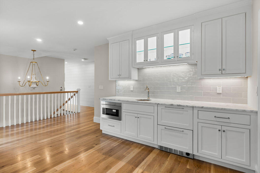 64 Pershing Lane