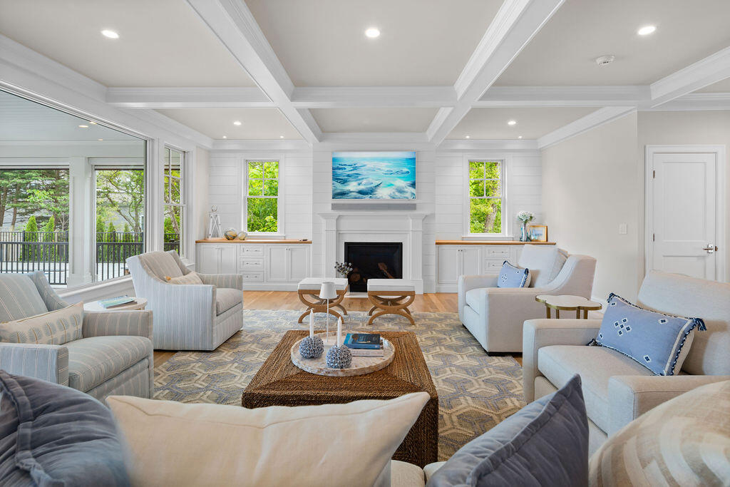 64 Pershing Lane