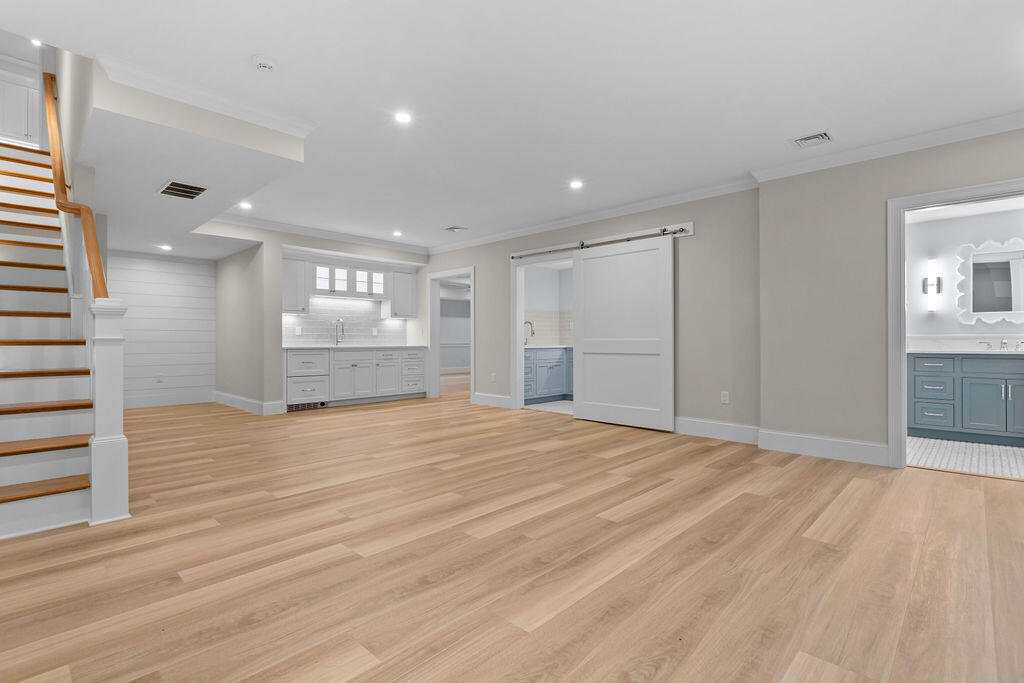 64 Pershing Lane