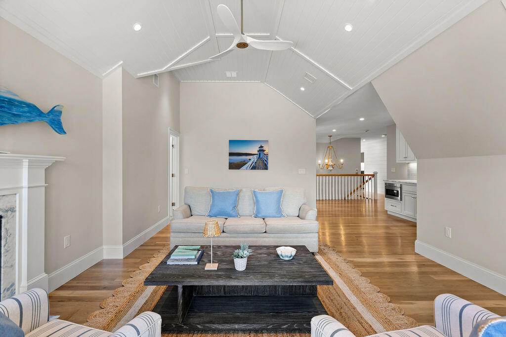 64 Pershing Lane