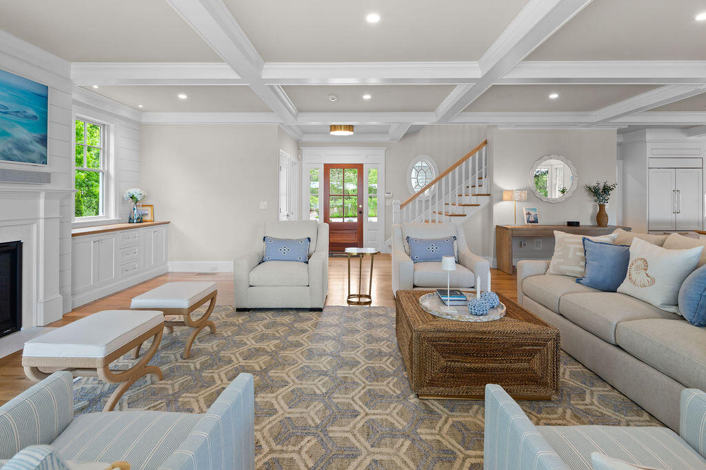 64 Pershing Lane