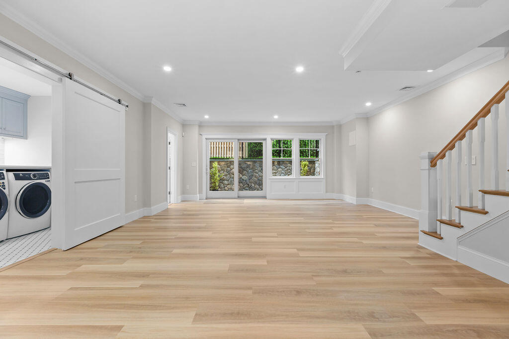64 Pershing Lane