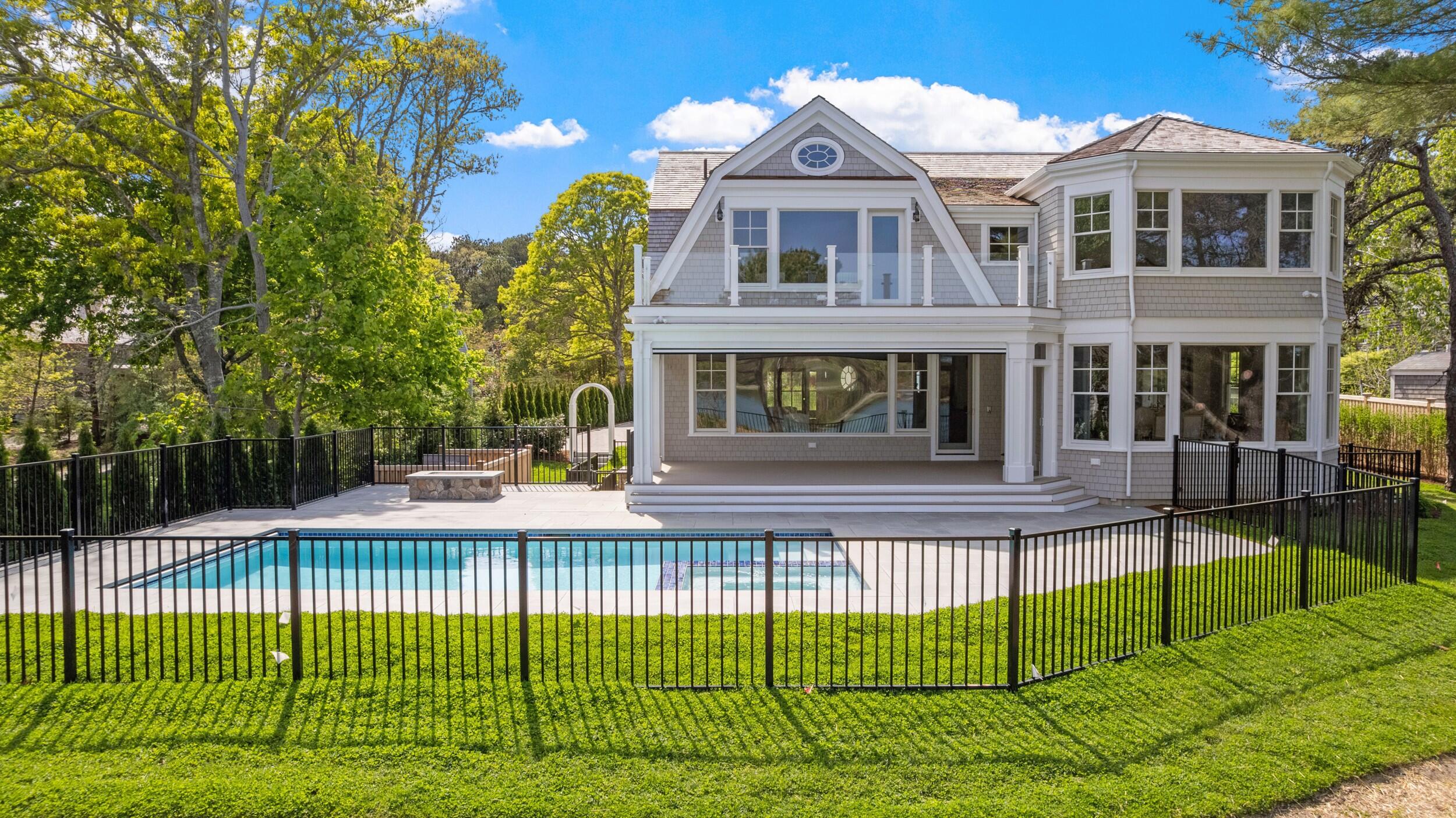 64 Pershing Lane