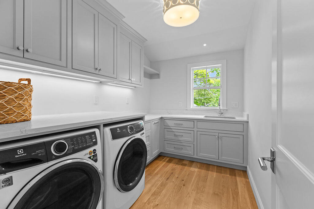 64 Pershing Lane