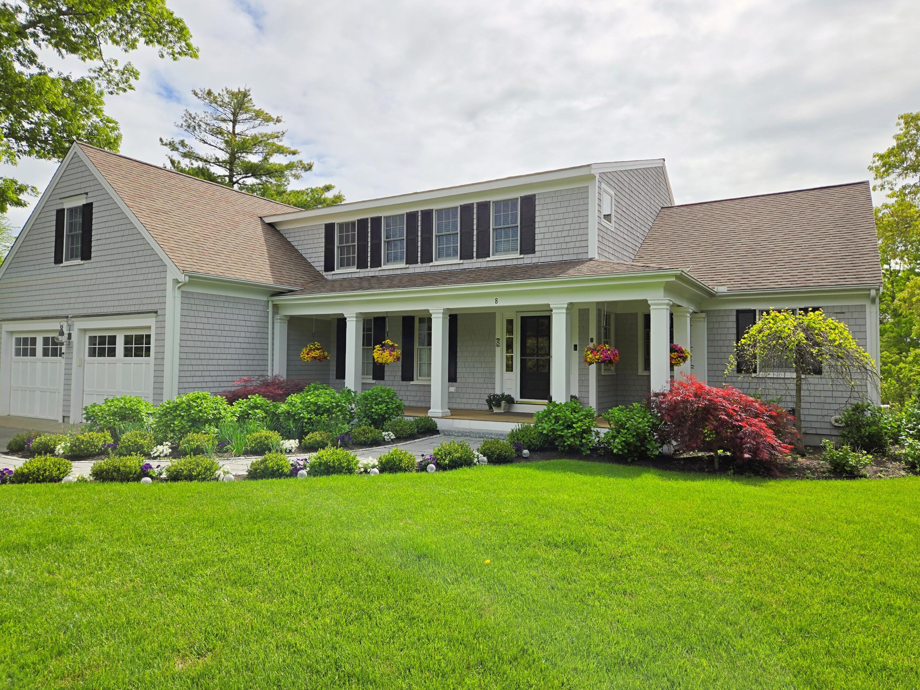 8 Lindsay Lane