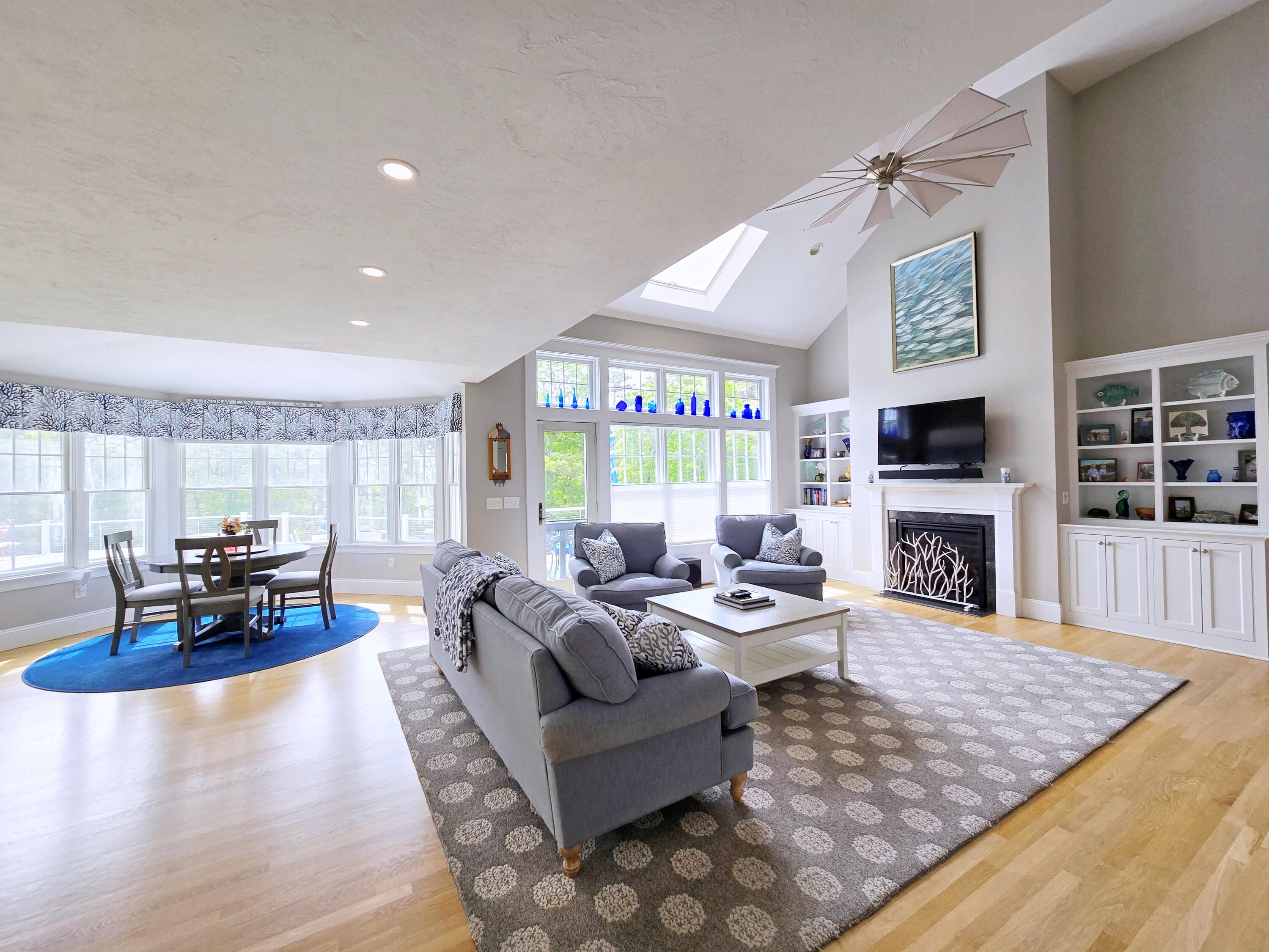 8 Lindsay Lane