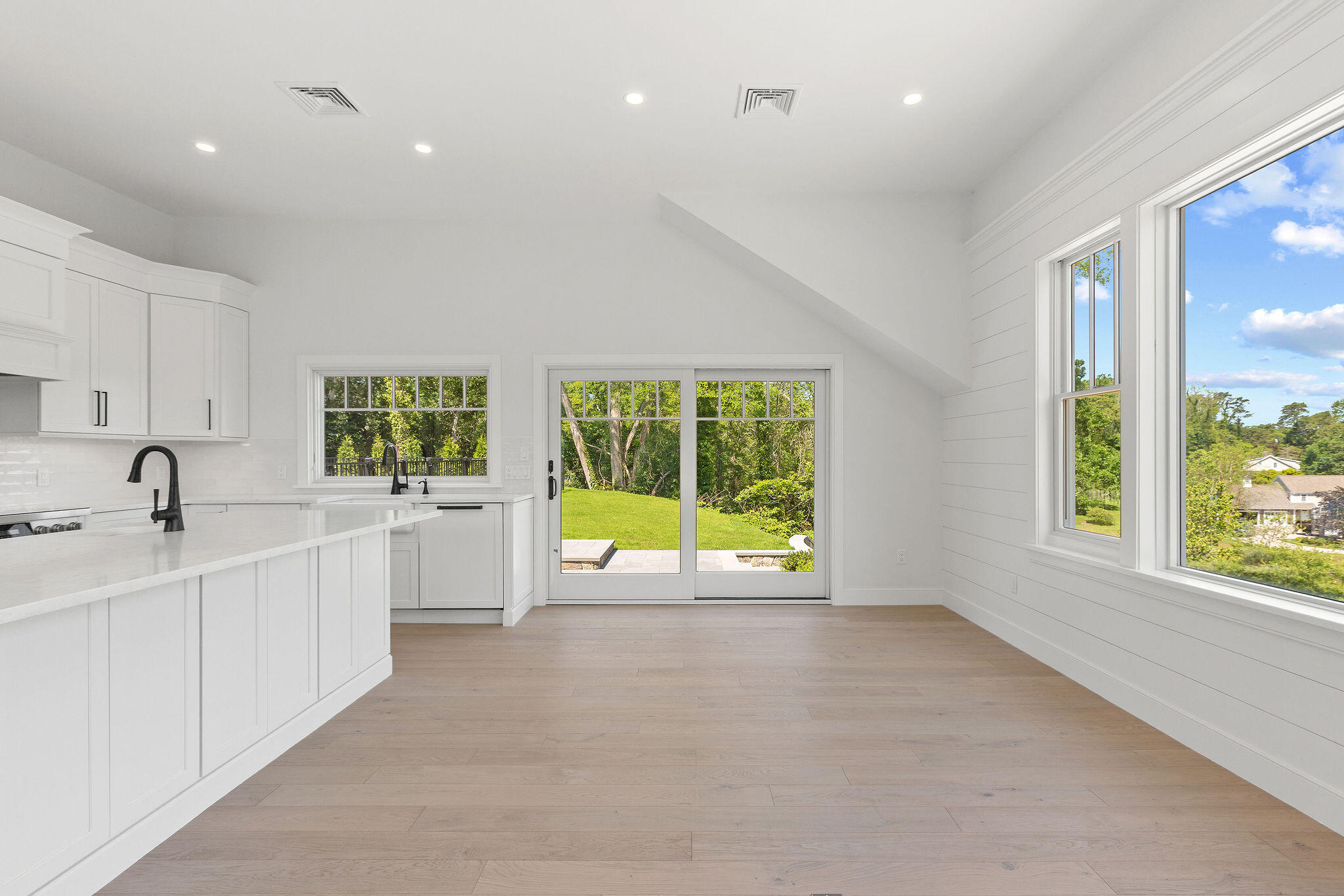 136 Monument Road