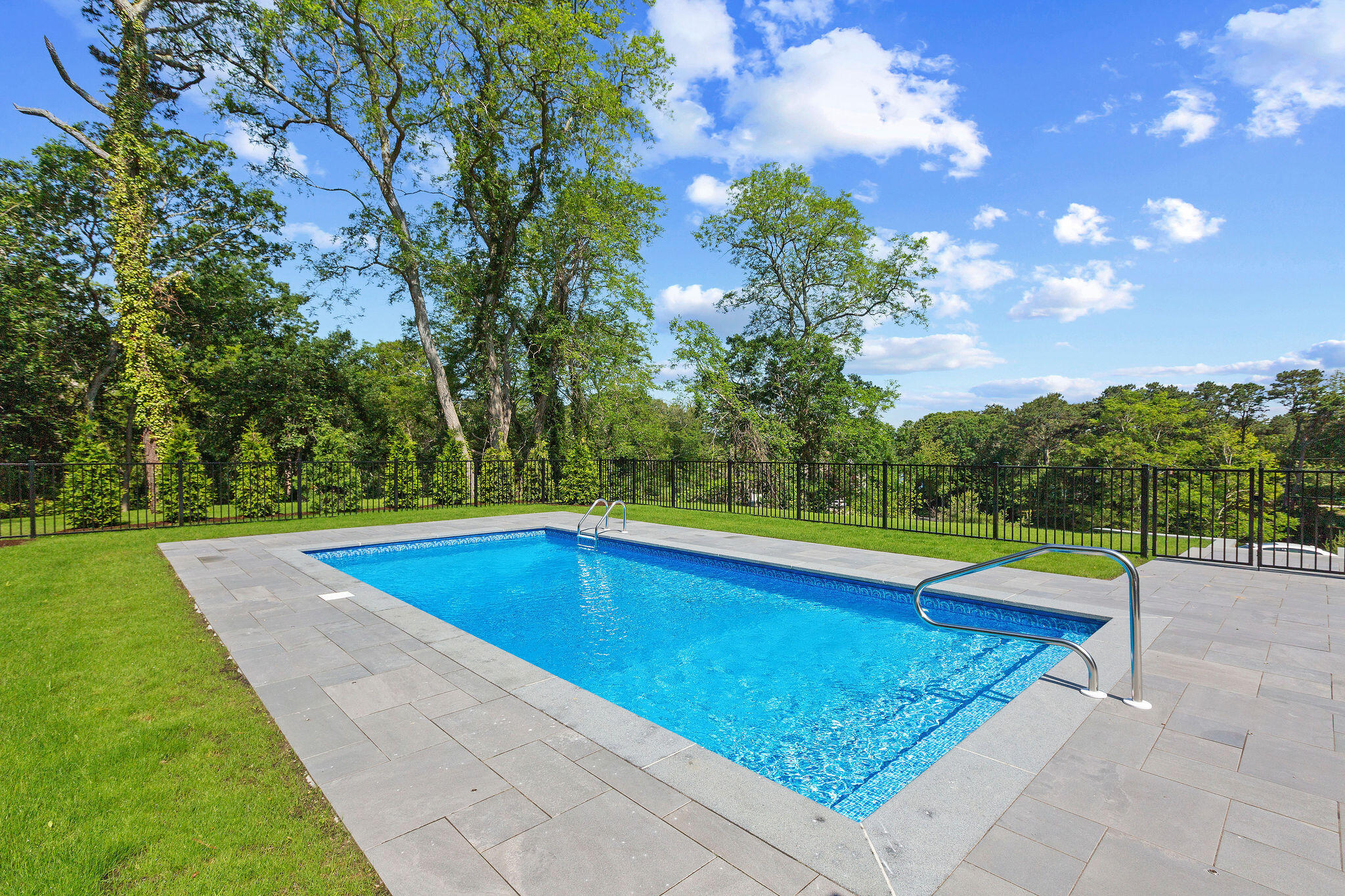136 Monument Road