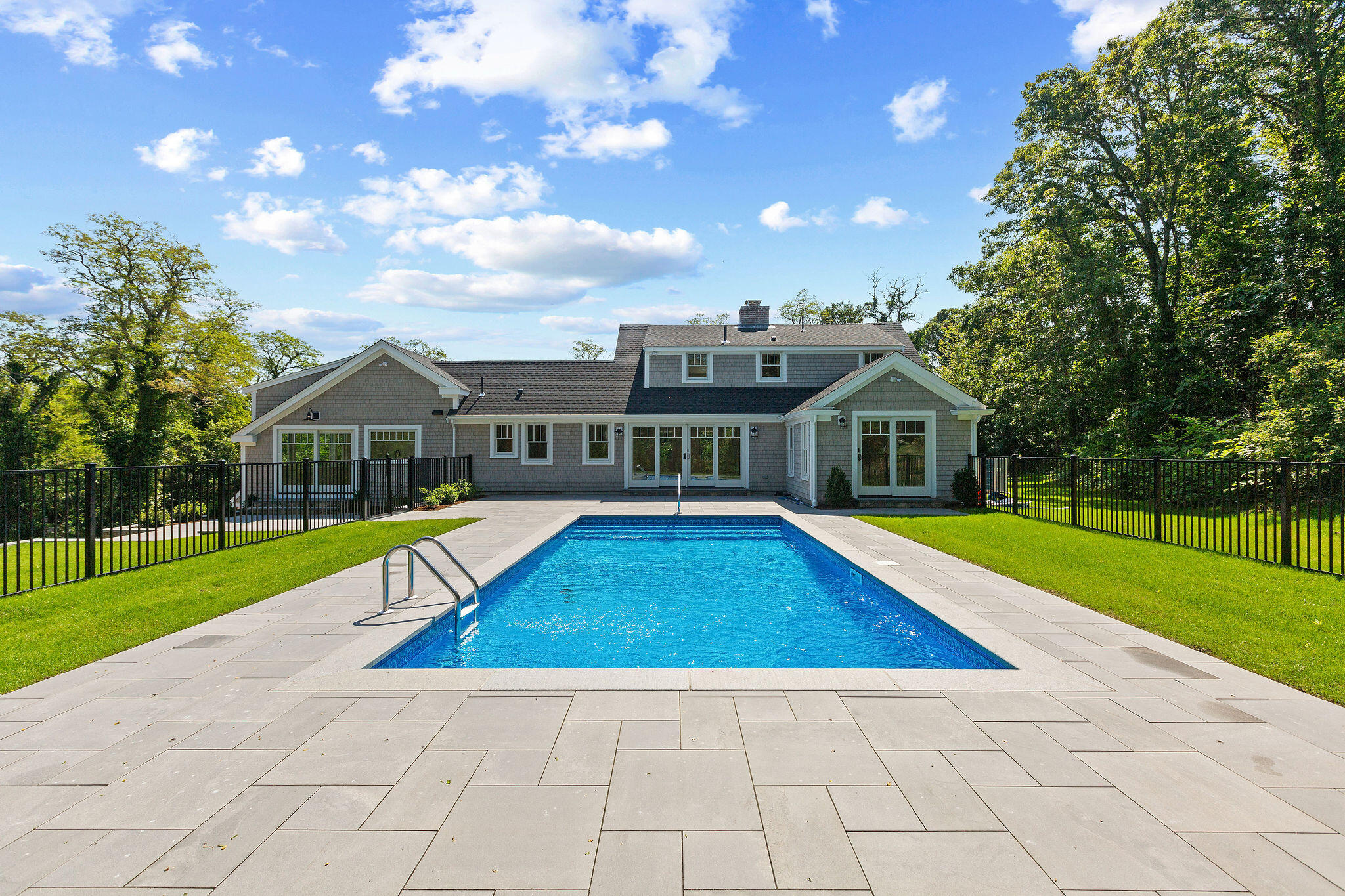 136 Monument Road