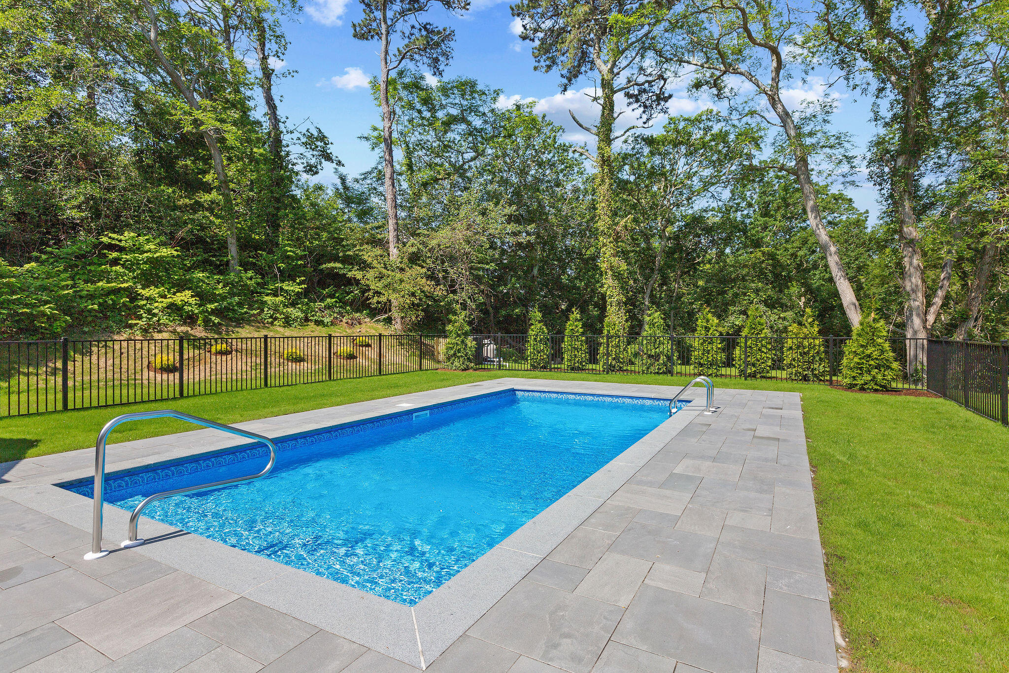 136 Monument Road