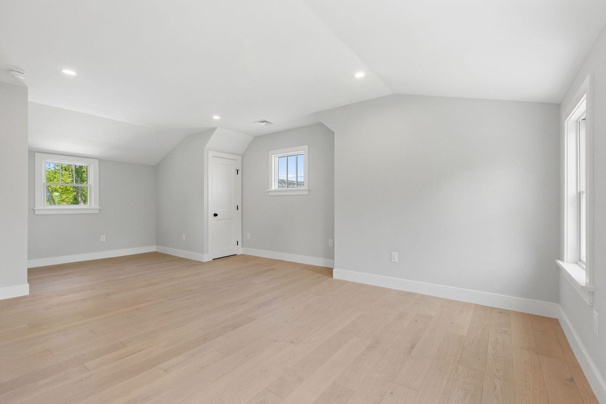 136 Monument Road