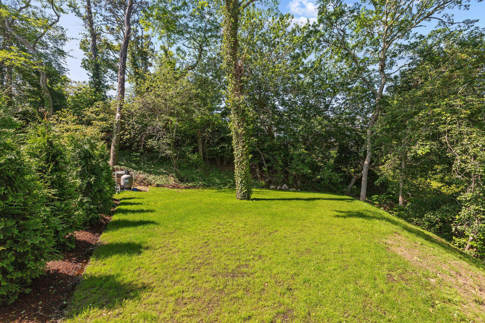 136 Monument Road